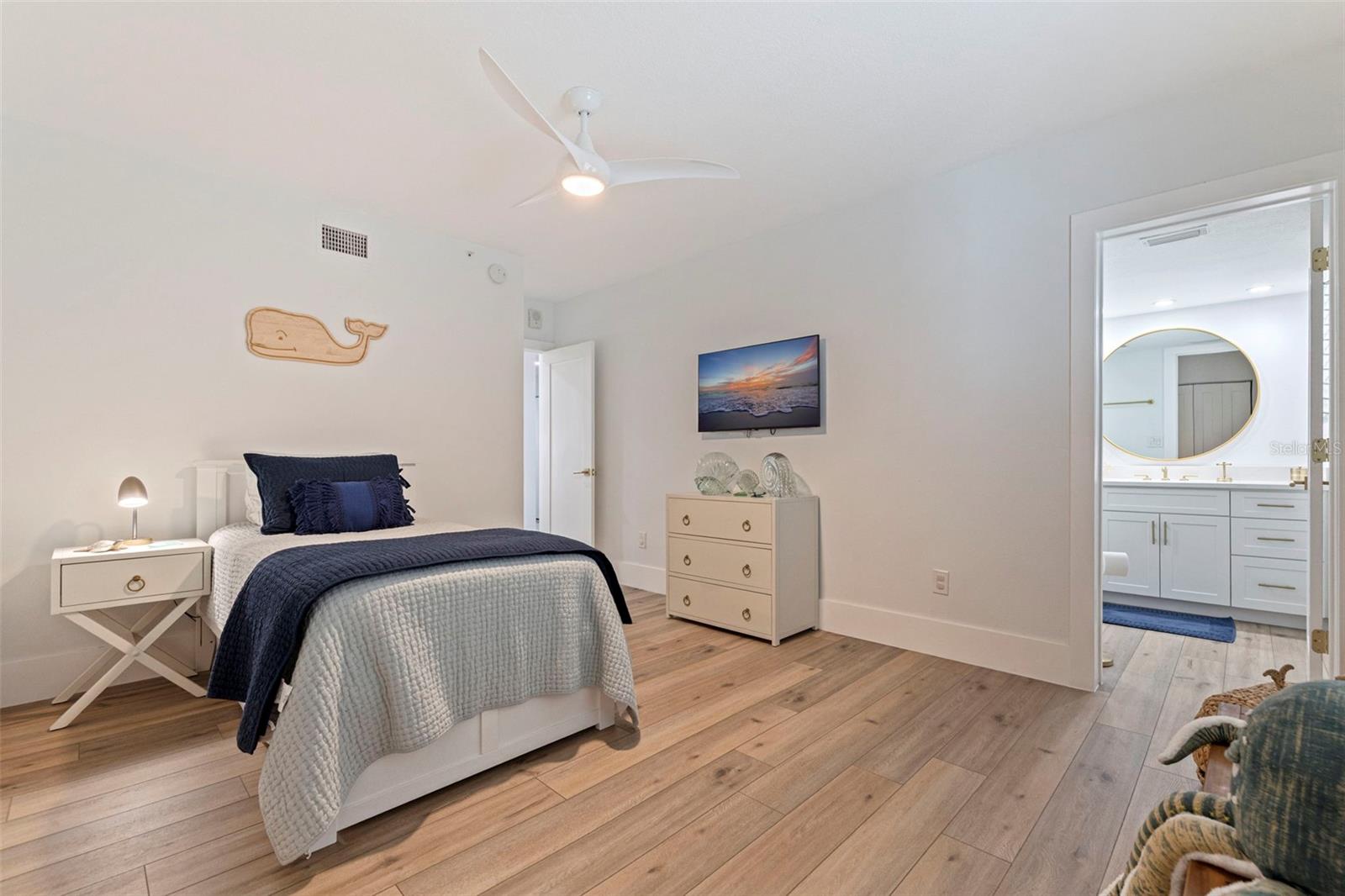 1586 GULF BLVD #2501, CLEARWATER BEACH, FL, 33767