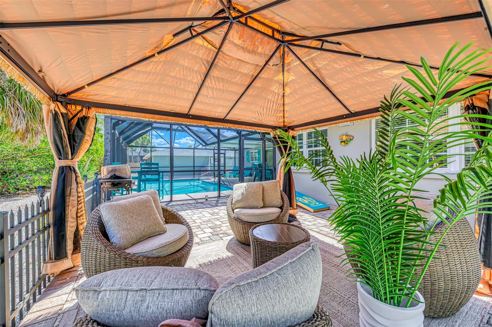 307 AVENIDA DE PARADISIO, SARASOTA, FL, 34242