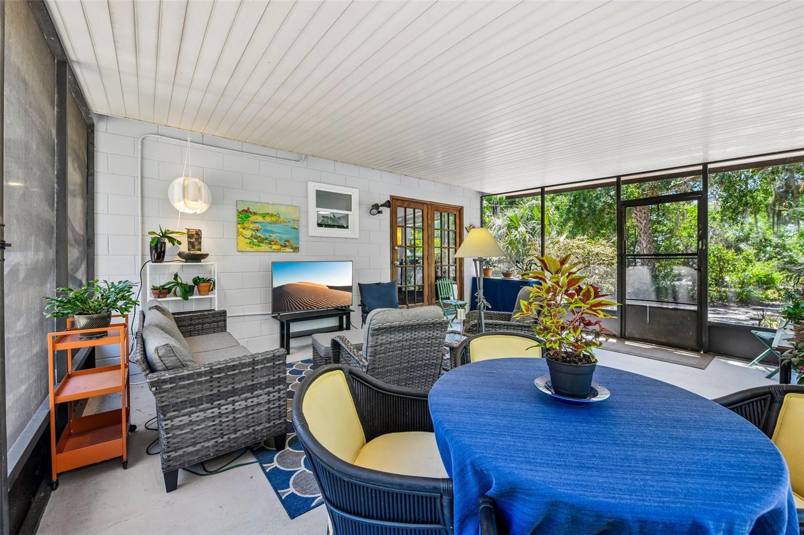 1073 CENTRAL ST, MOUNT DORA, FL, 32757