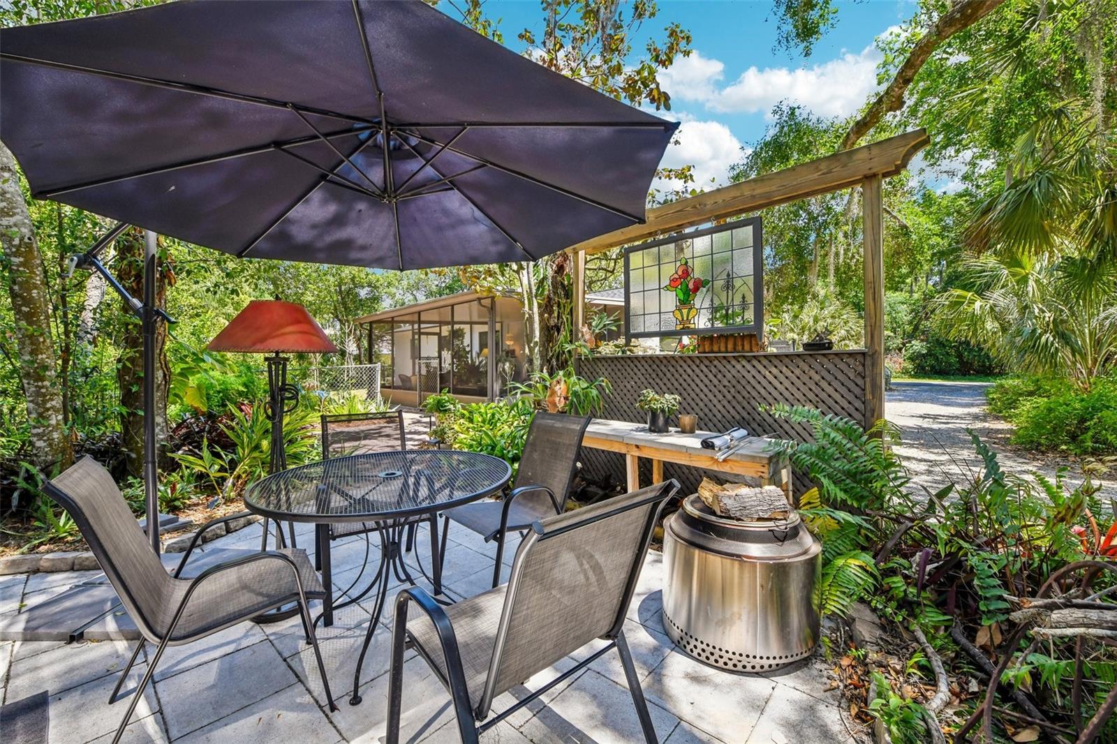 1073 CENTRAL ST, MOUNT DORA, FL, 32757