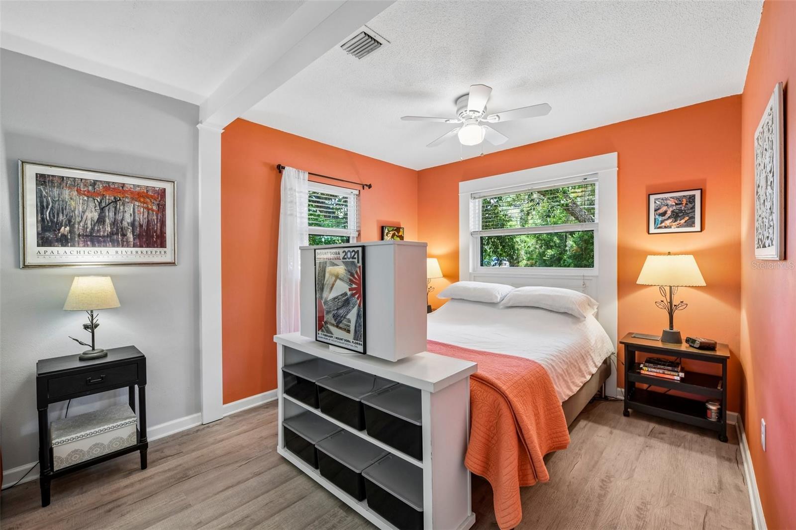 1073 CENTRAL ST, MOUNT DORA, FL, 32757