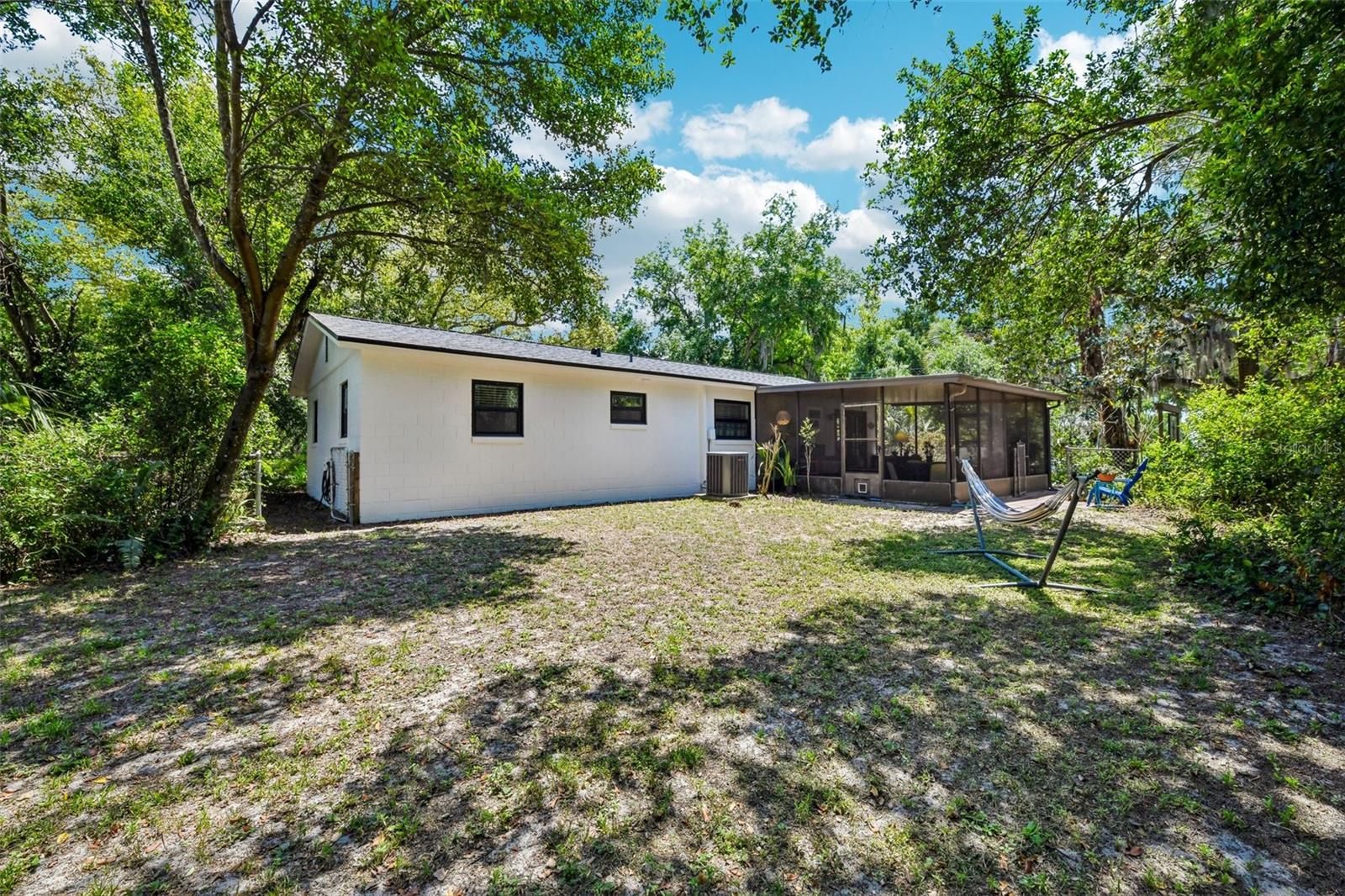 1073 CENTRAL ST, MOUNT DORA, FL, 32757