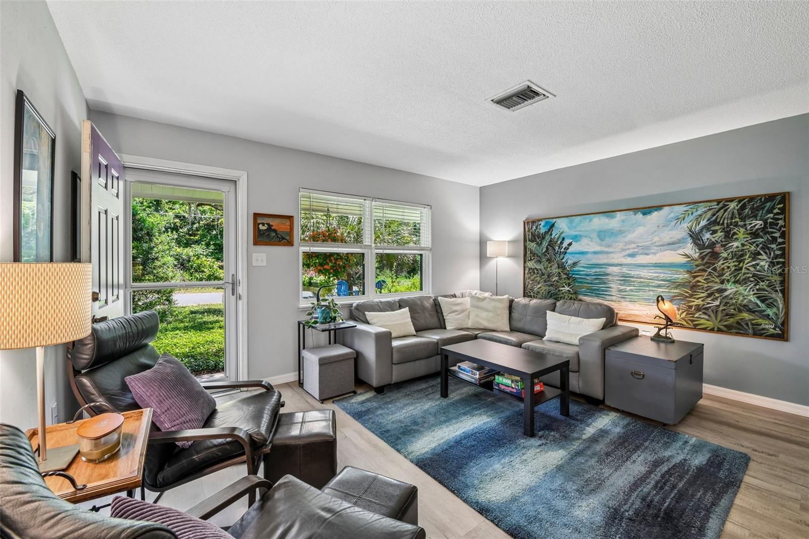 1073 CENTRAL ST, MOUNT DORA, FL, 32757