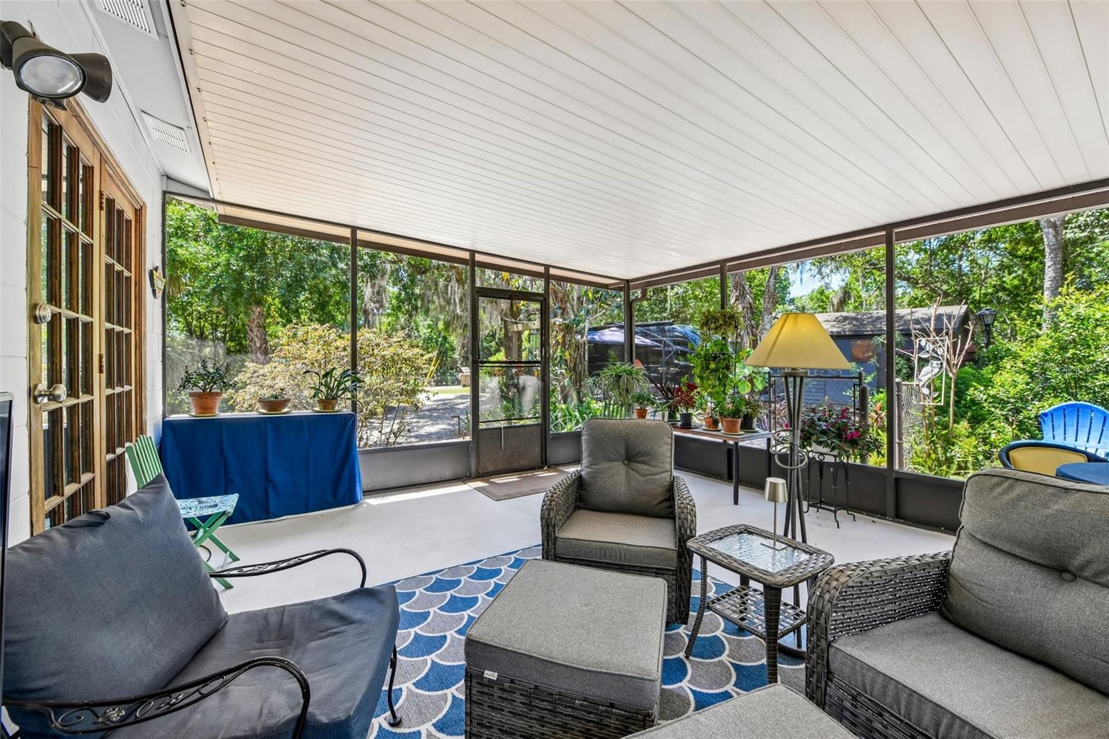 1073 CENTRAL ST, MOUNT DORA, FL, 32757