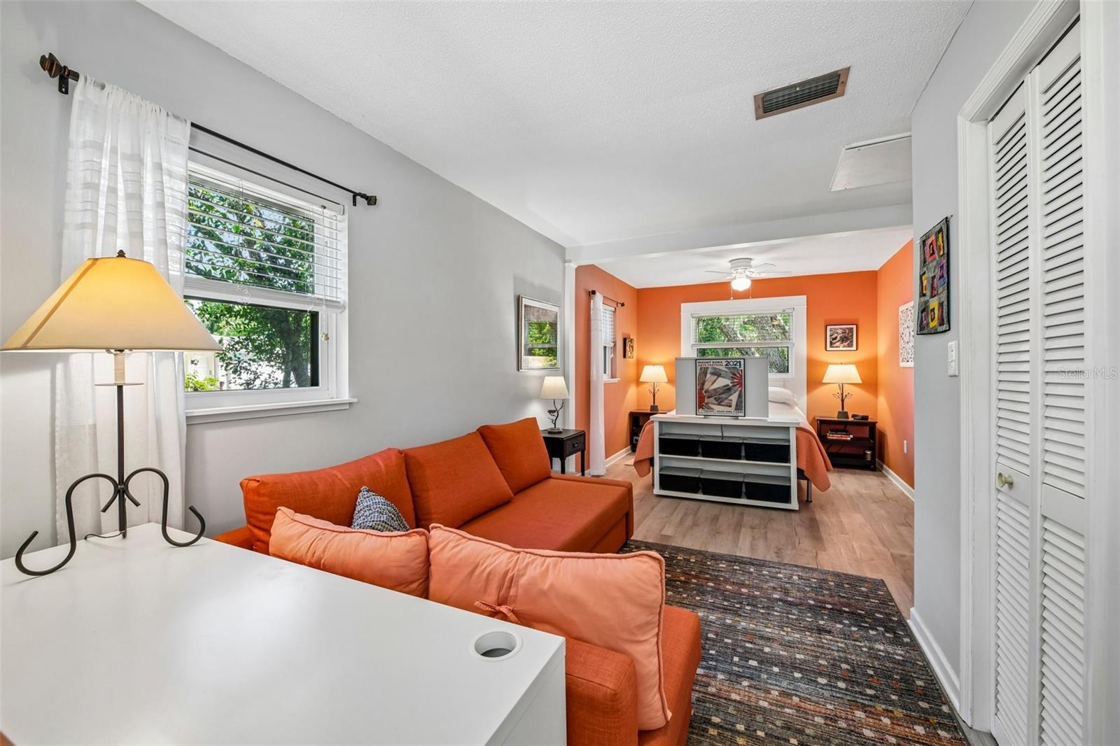 1073 CENTRAL ST, MOUNT DORA, FL, 32757