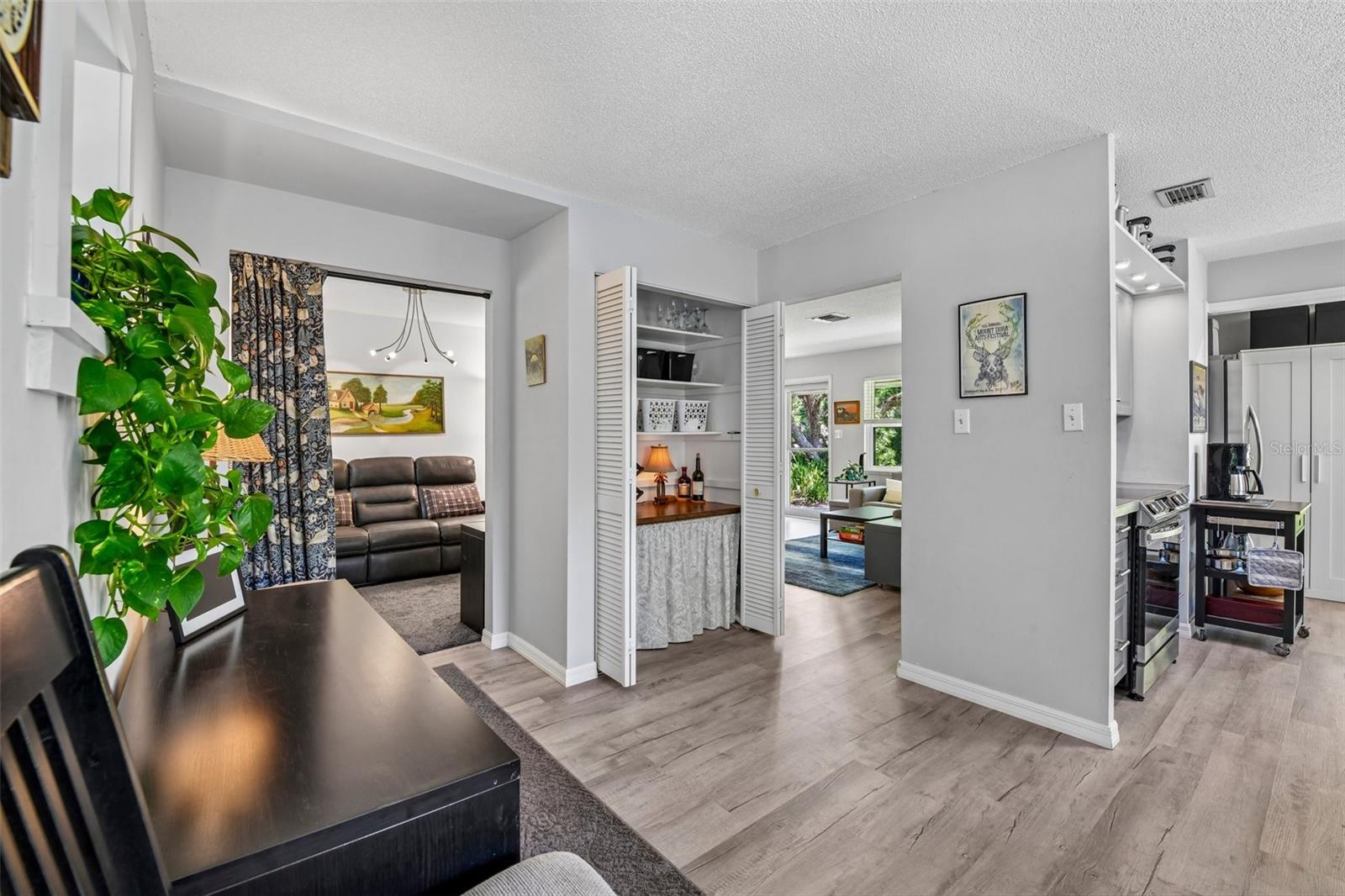 1073 CENTRAL ST, MOUNT DORA, FL, 32757