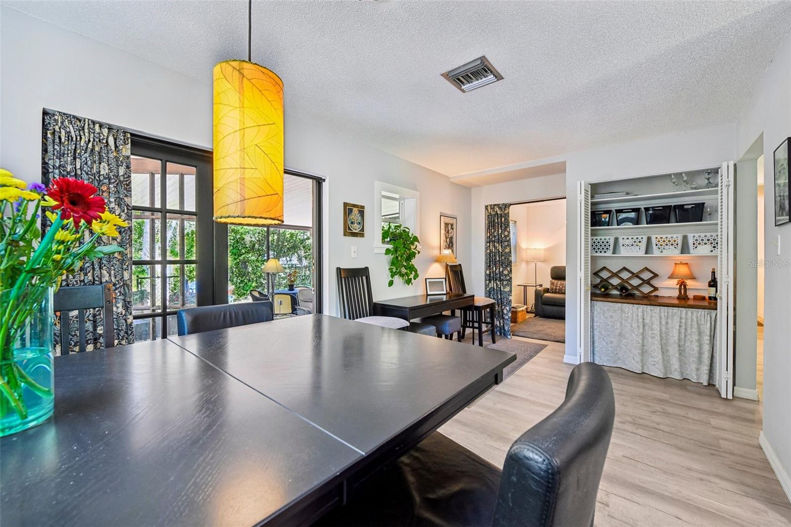 1073 CENTRAL ST, MOUNT DORA, FL, 32757