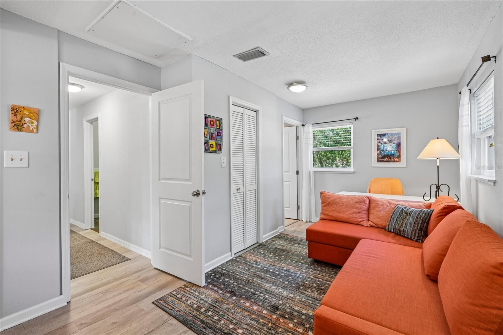 1073 CENTRAL ST, MOUNT DORA, FL, 32757