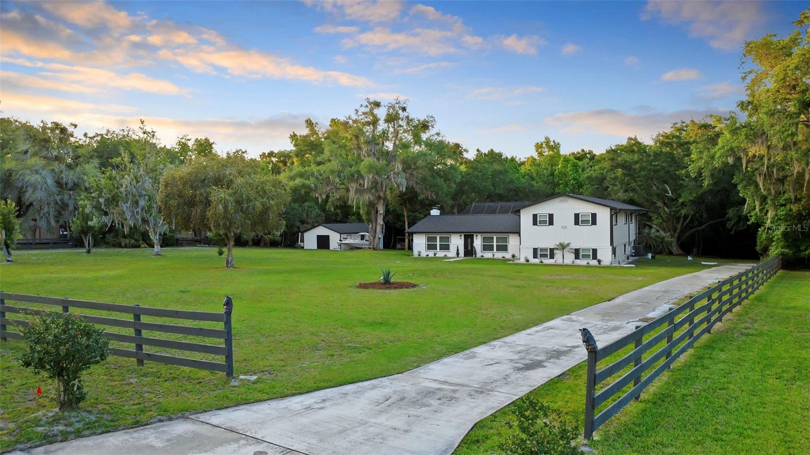 155 E COUNTRY CIRCLE DR E, PORT ORANGE, FL, 32128