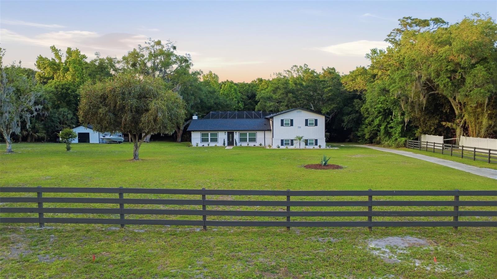155 E COUNTRY CIRCLE DR E, PORT ORANGE, FL, 32128