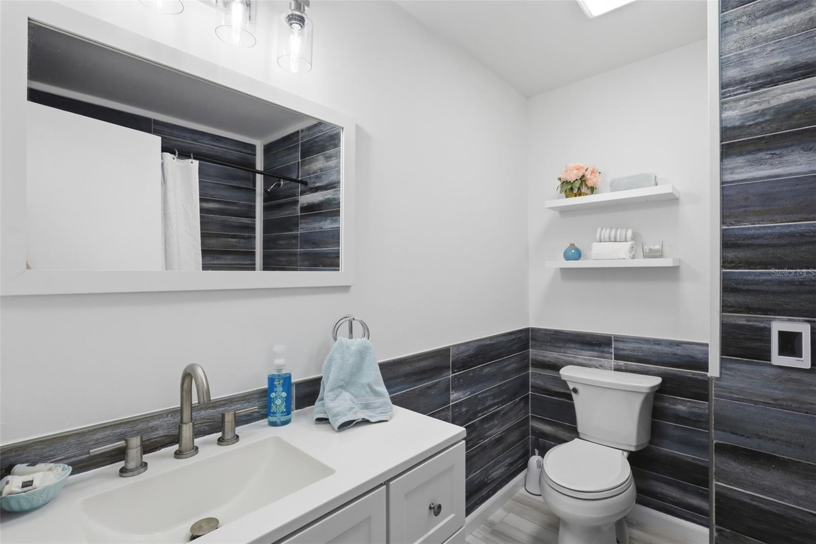 155 E COUNTRY CIRCLE DR E, PORT ORANGE, FL, 32128