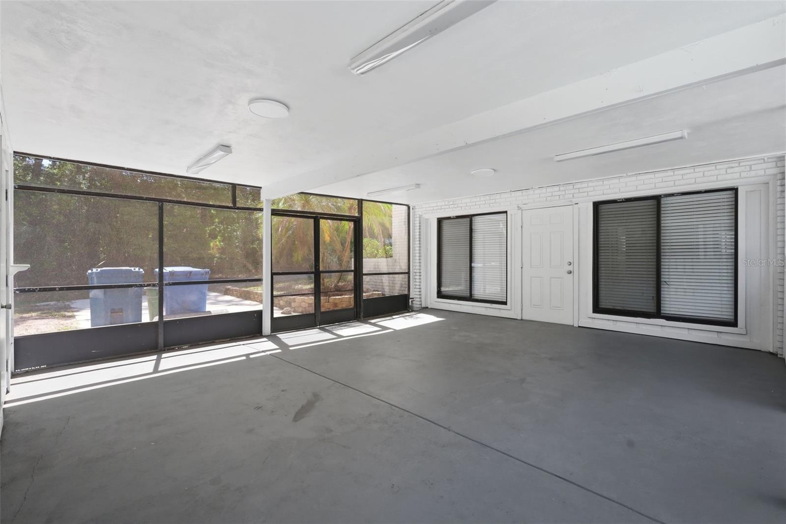 155 E COUNTRY CIRCLE DR E, PORT ORANGE, FL, 32128