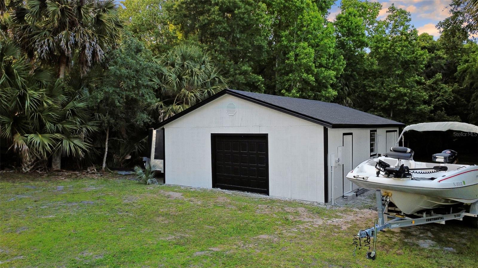 155 E COUNTRY CIRCLE DR E, PORT ORANGE, FL, 32128