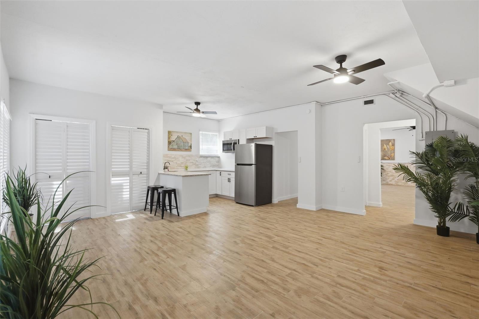 155 E COUNTRY CIRCLE DR E, PORT ORANGE, FL, 32128