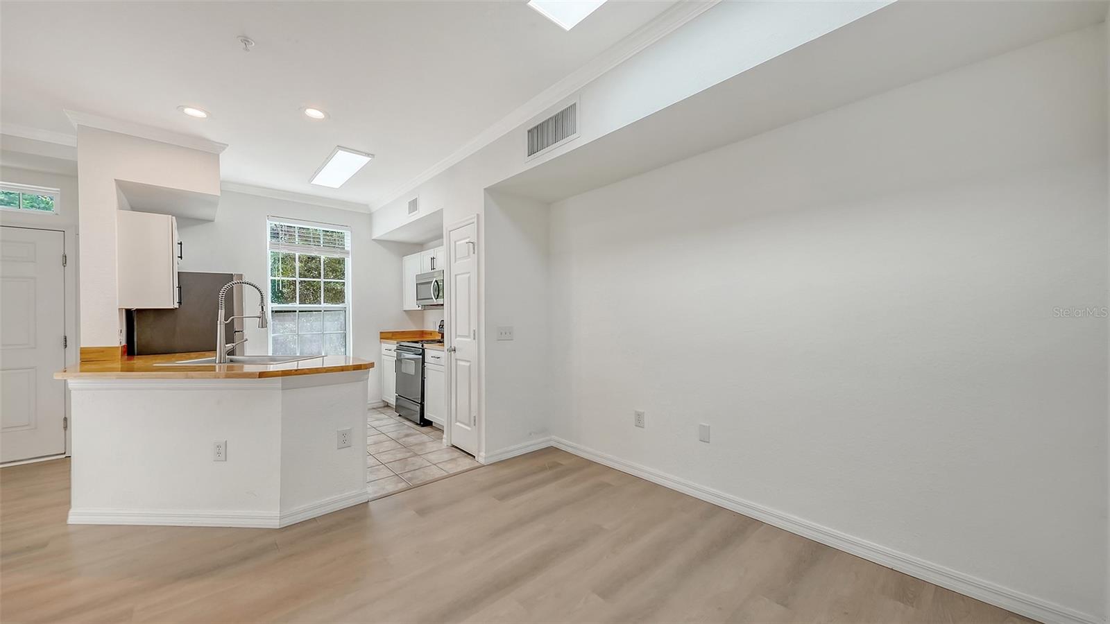 5561 ROSEHILL RD #104, SARASOTA, FL, 34233