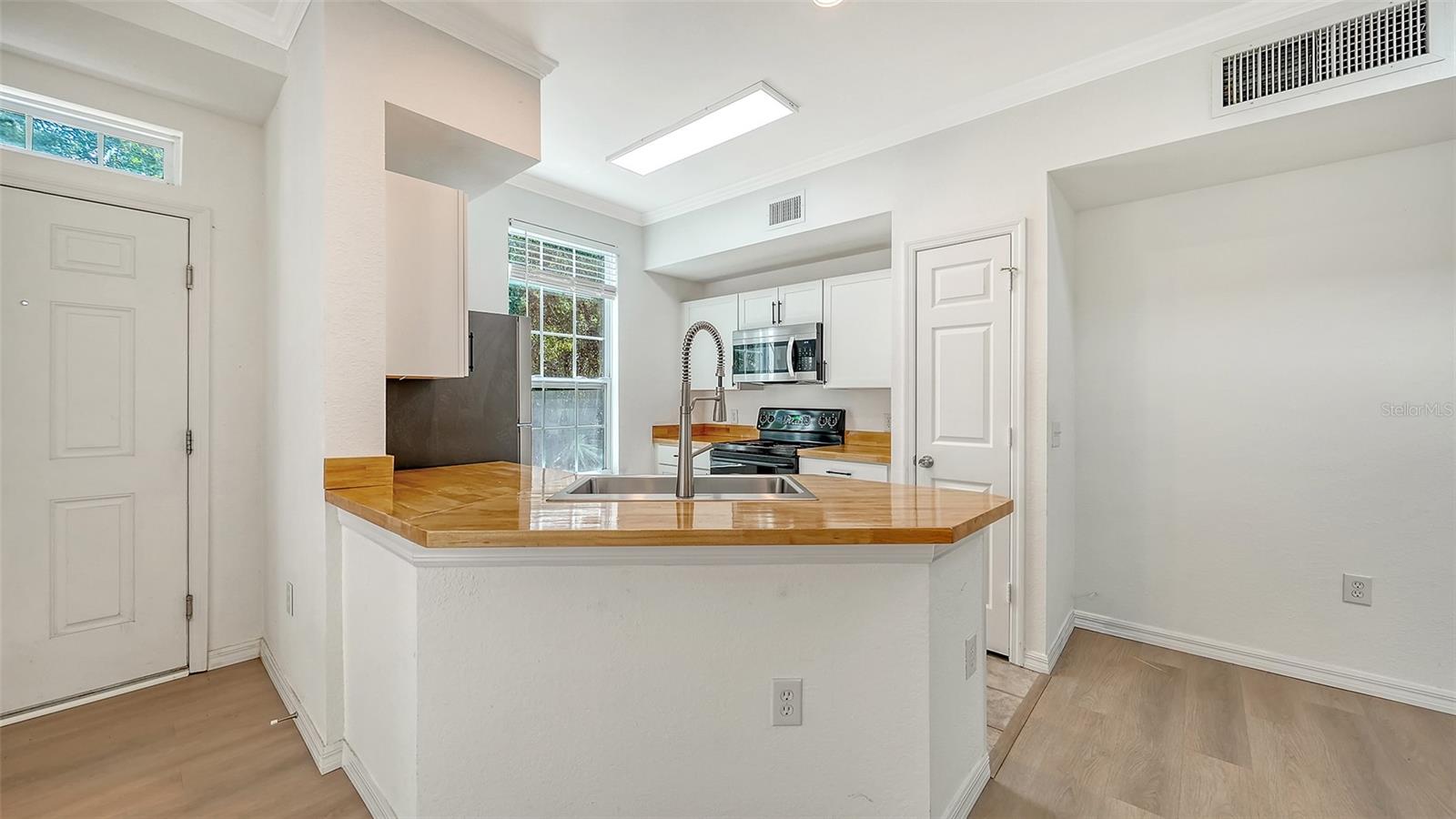 5561 ROSEHILL RD #104, SARASOTA, FL, 34233