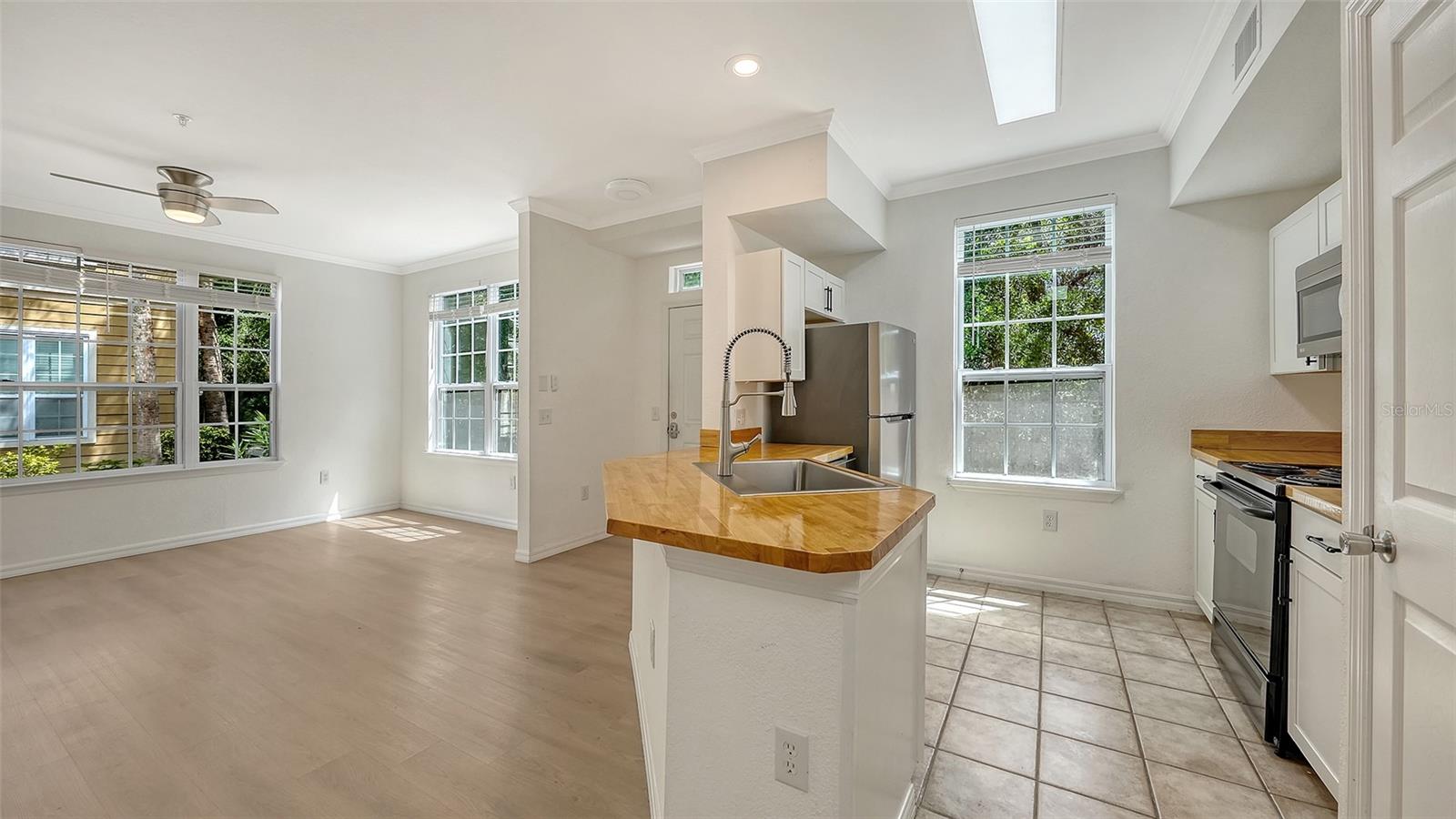 5561 ROSEHILL RD #104, SARASOTA, FL, 34233