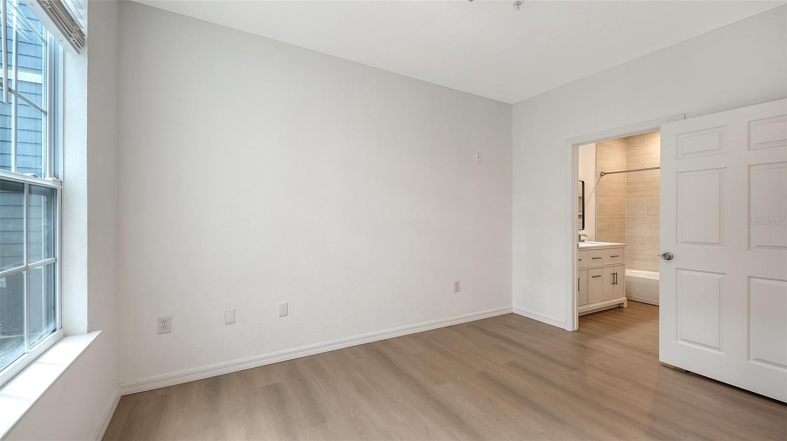 5561 ROSEHILL RD #104, SARASOTA, FL, 34233