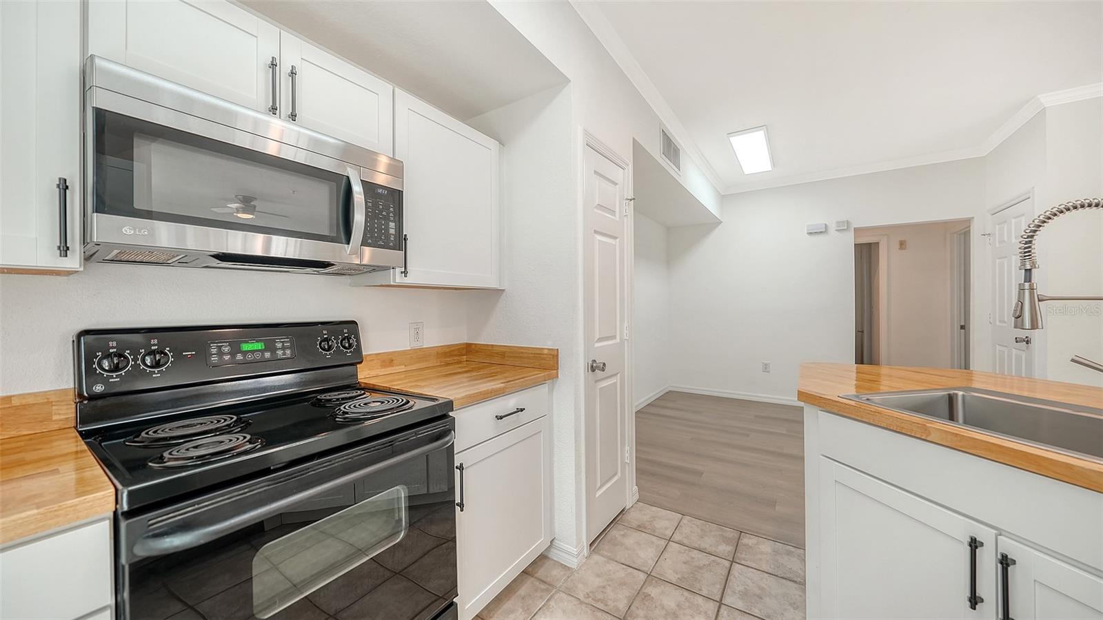 5561 ROSEHILL RD #104, SARASOTA, FL, 34233