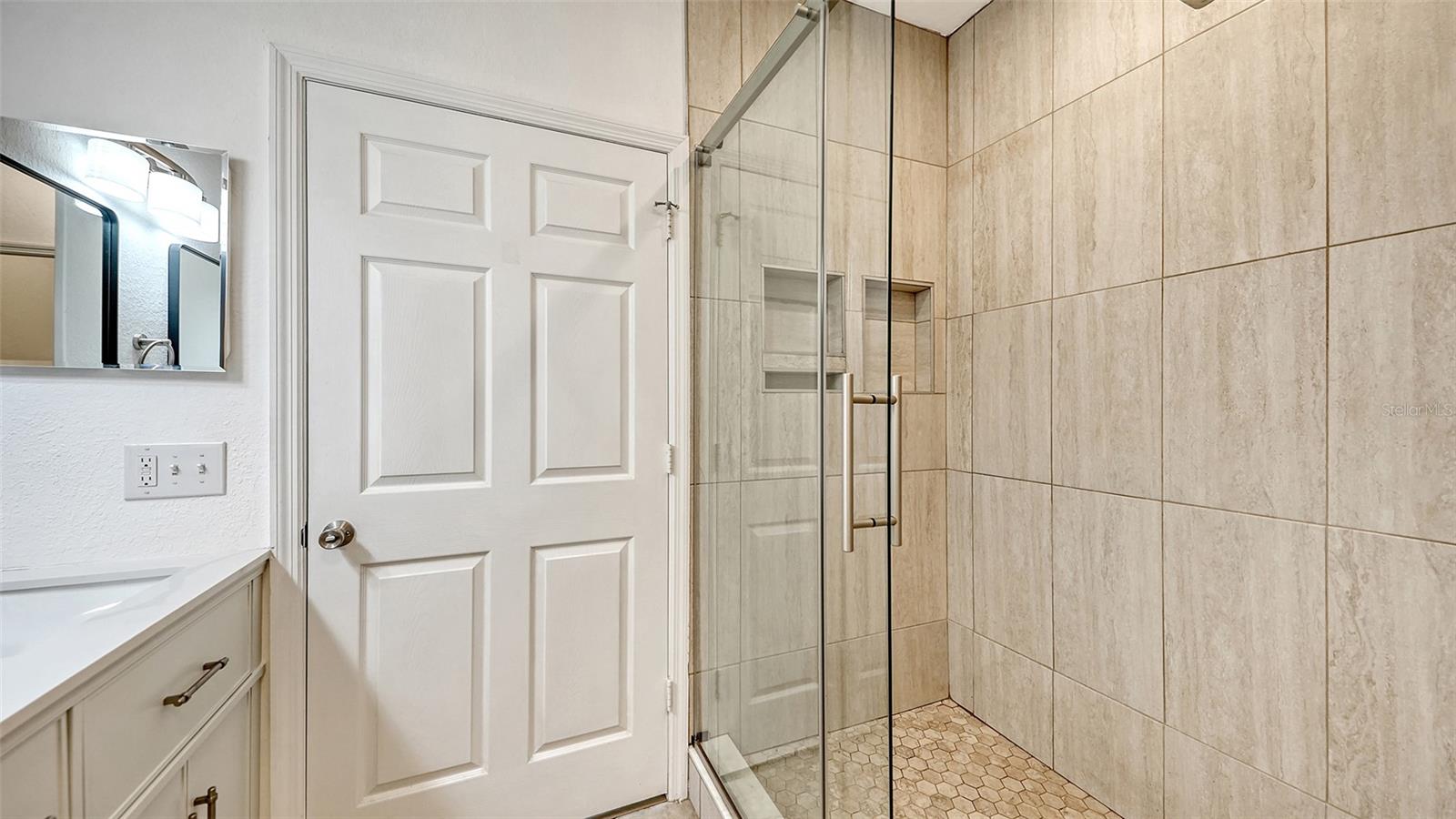 5561 ROSEHILL RD #104, SARASOTA, FL, 34233