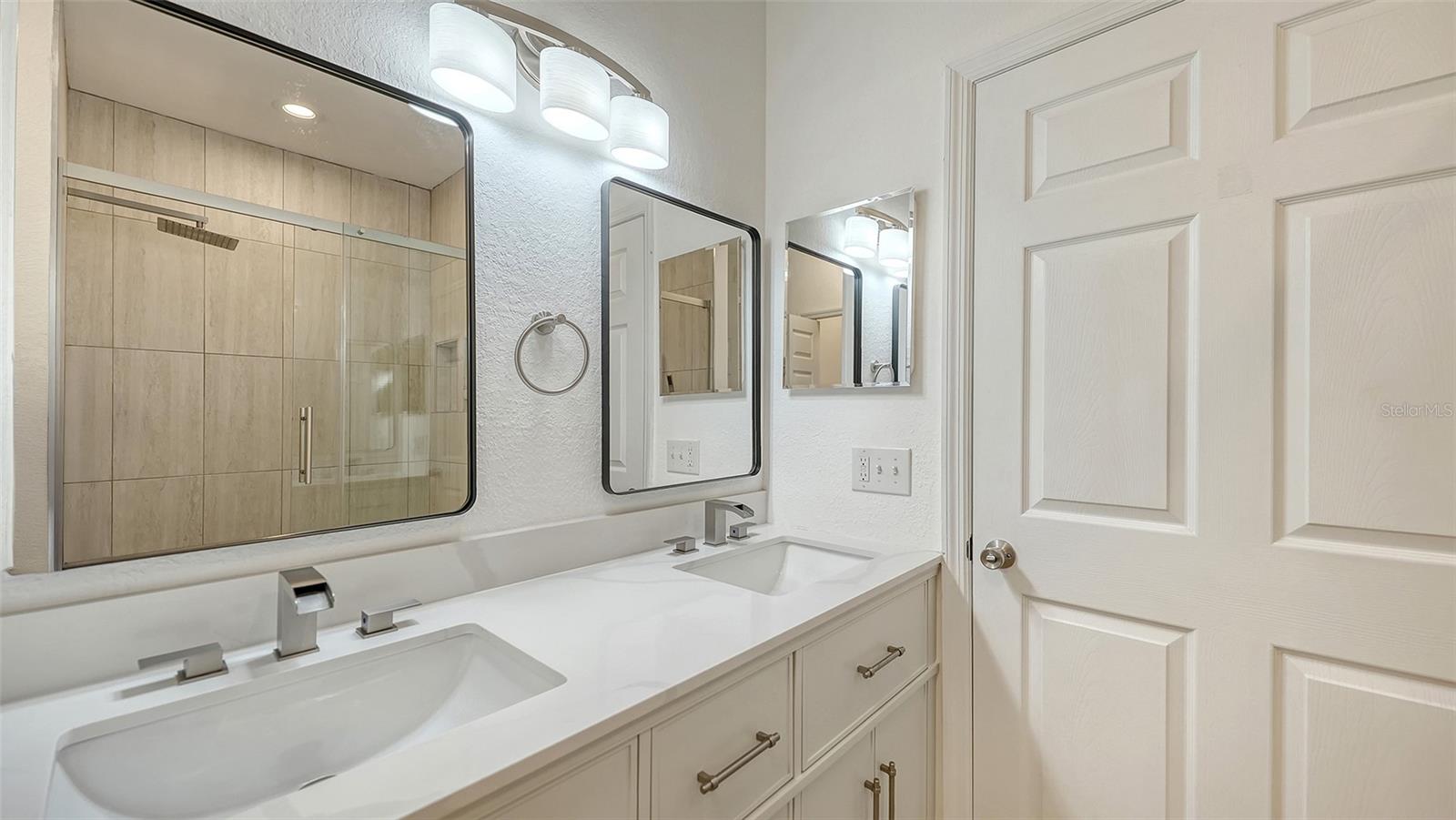 5561 ROSEHILL RD #104, SARASOTA, FL, 34233