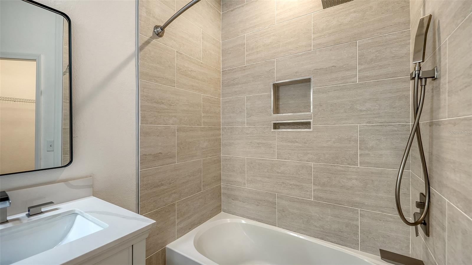 5561 ROSEHILL RD #104, SARASOTA, FL, 34233