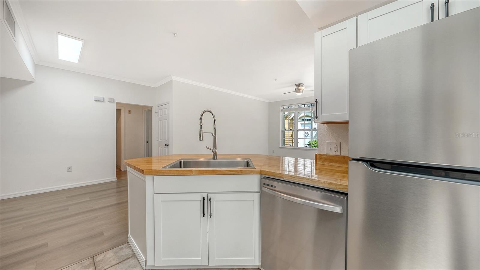 5561 ROSEHILL RD #104, SARASOTA, FL, 34233