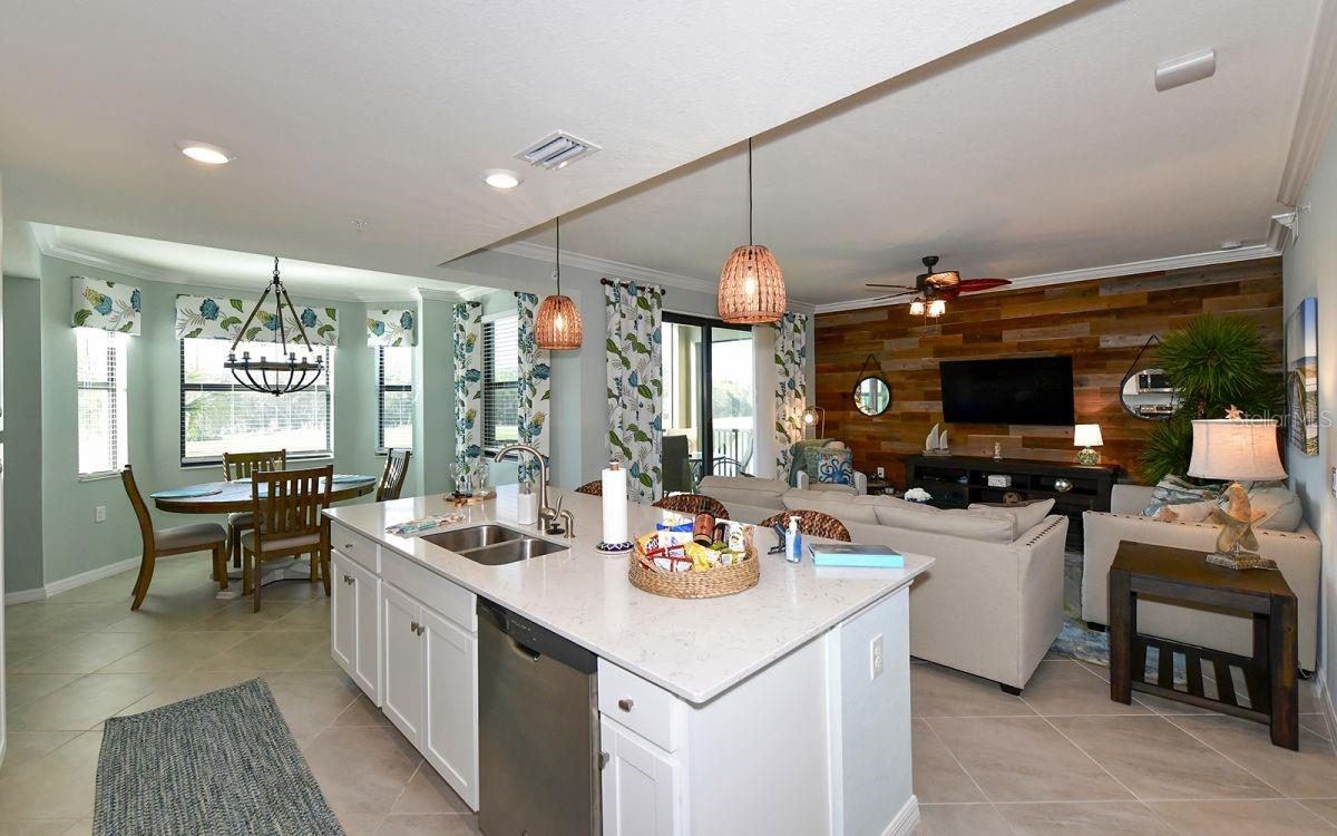 17626 GAWTHROP DR #206, BRADENTON, FL, 34211