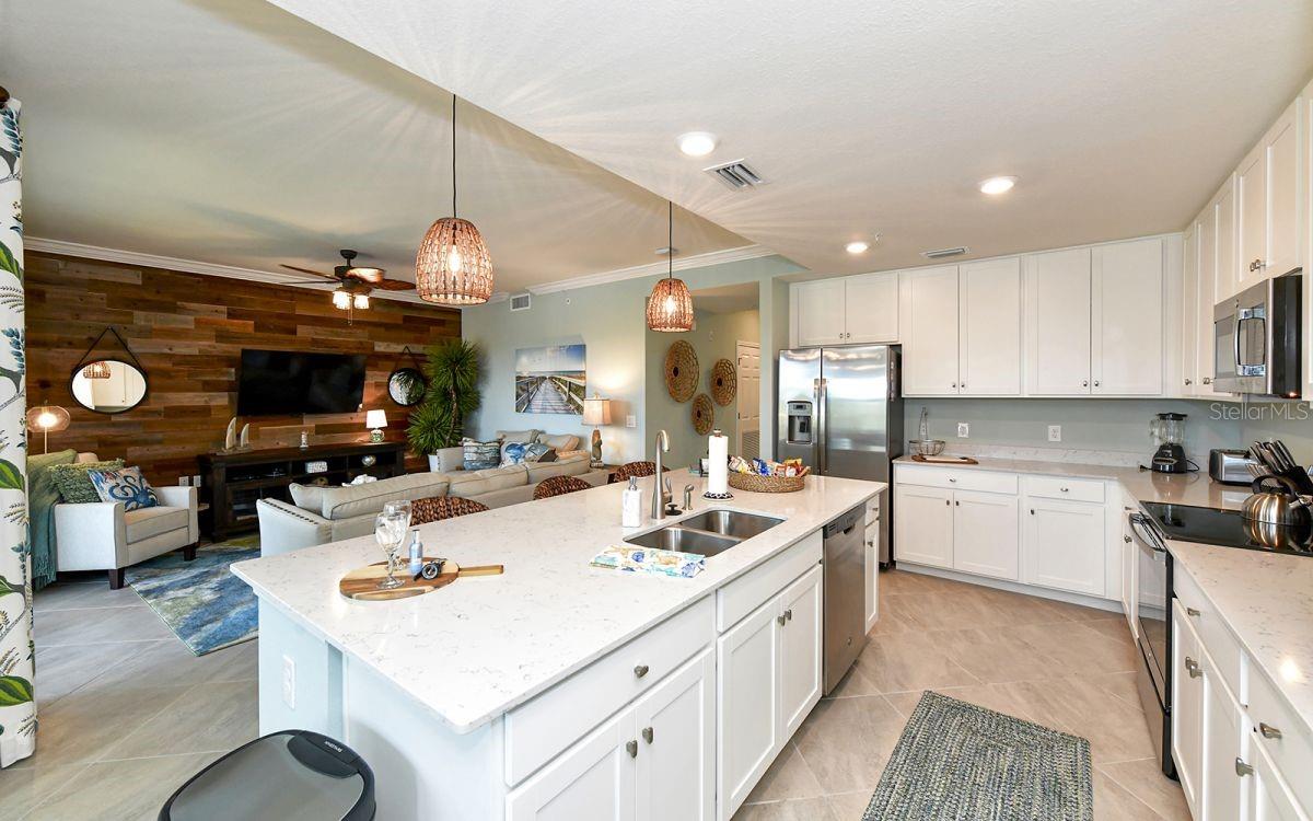 17626 GAWTHROP DR #206, BRADENTON, FL, 34211