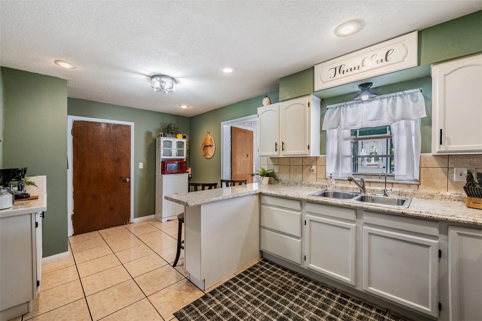 39048 BLUE JAY AVE, ZEPHYRHILLS, FL, 33542