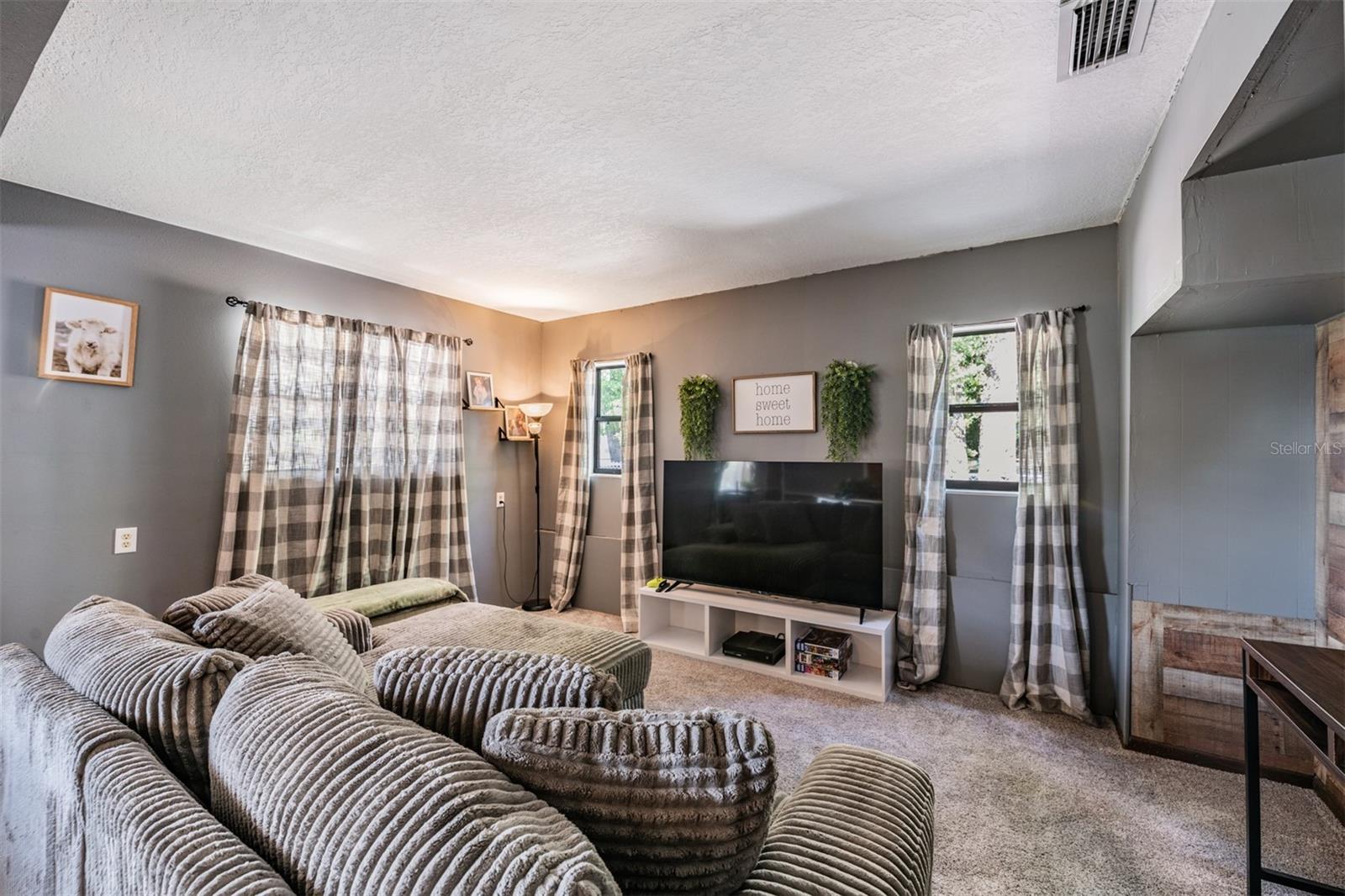 39048 BLUE JAY AVE, ZEPHYRHILLS, FL, 33542