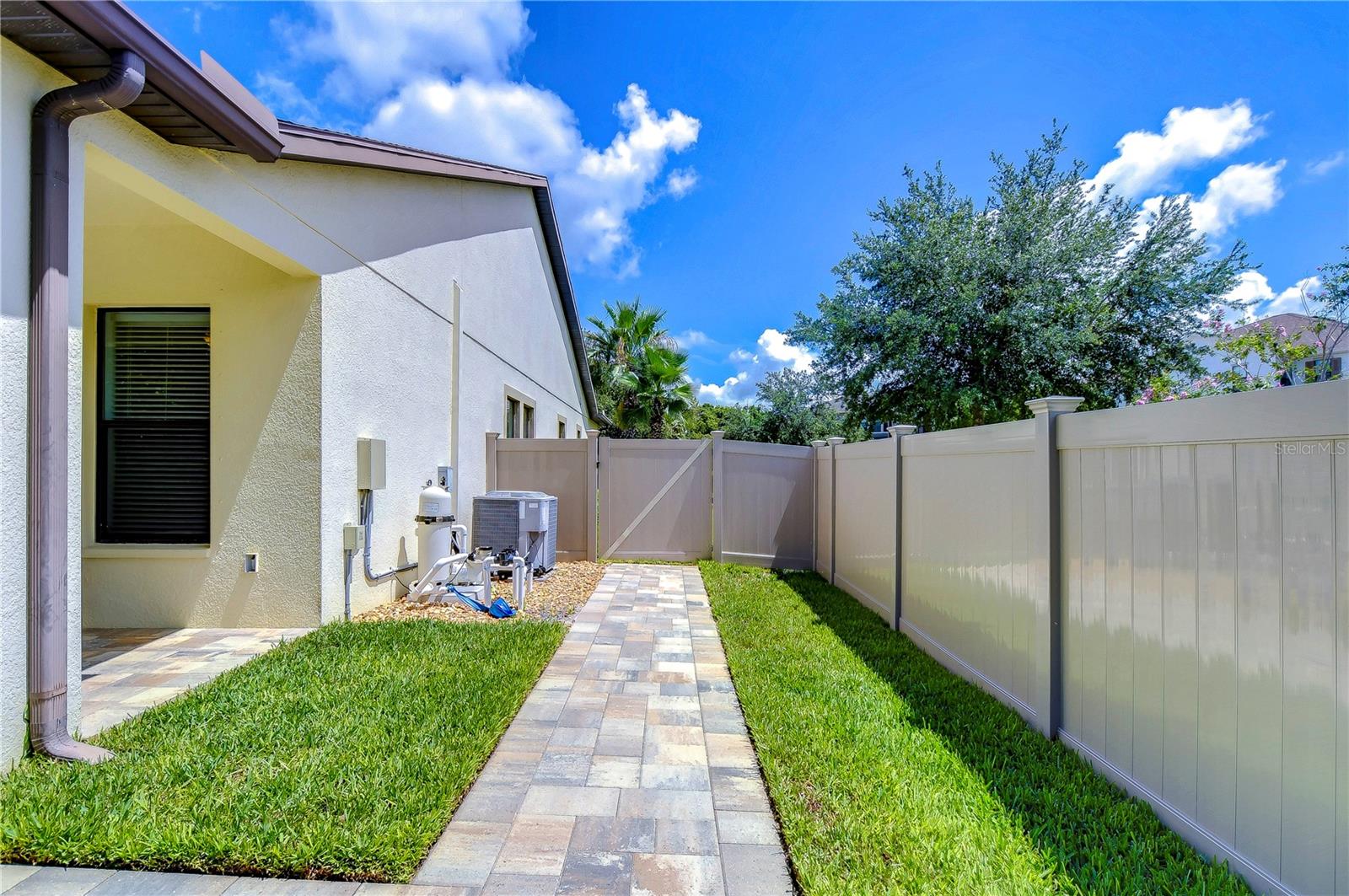 2614 MILFORD BERRY LN, TAMPA, FL, 33618