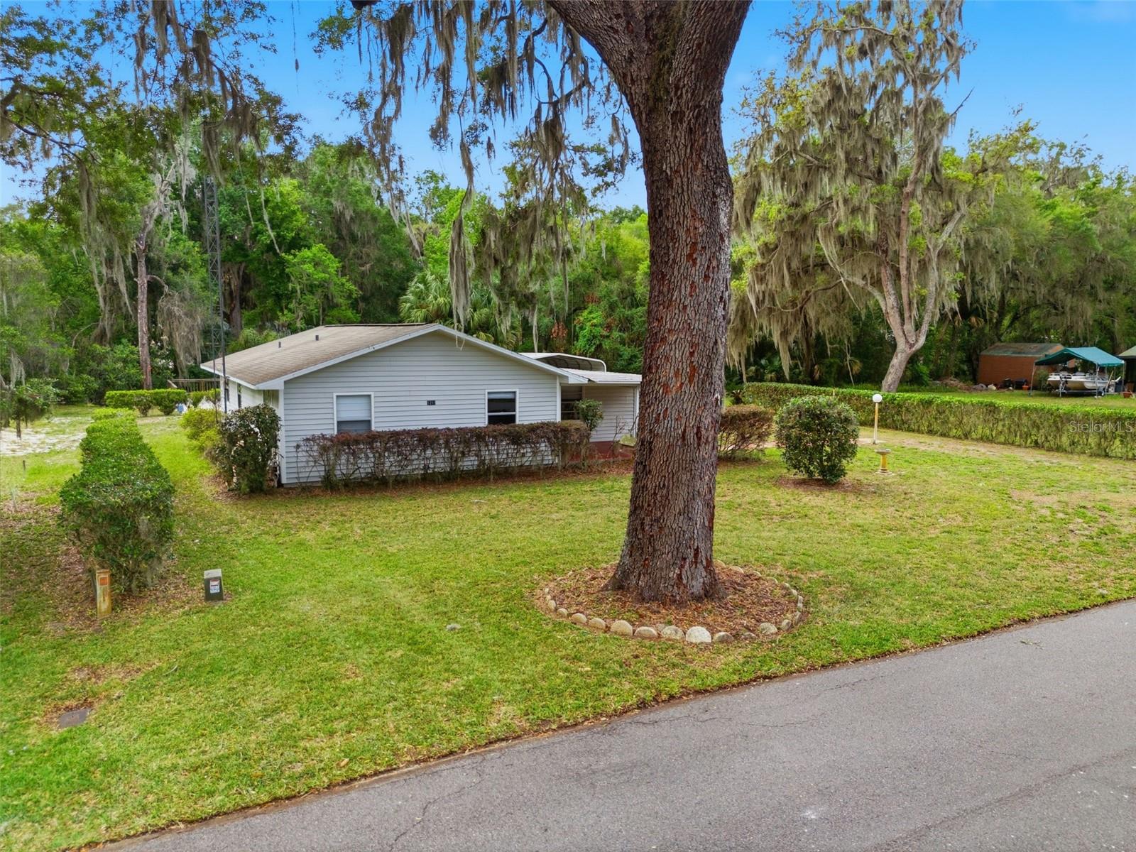 1289 CR 436, LAKE PANASOFFKEE, FL, 33538