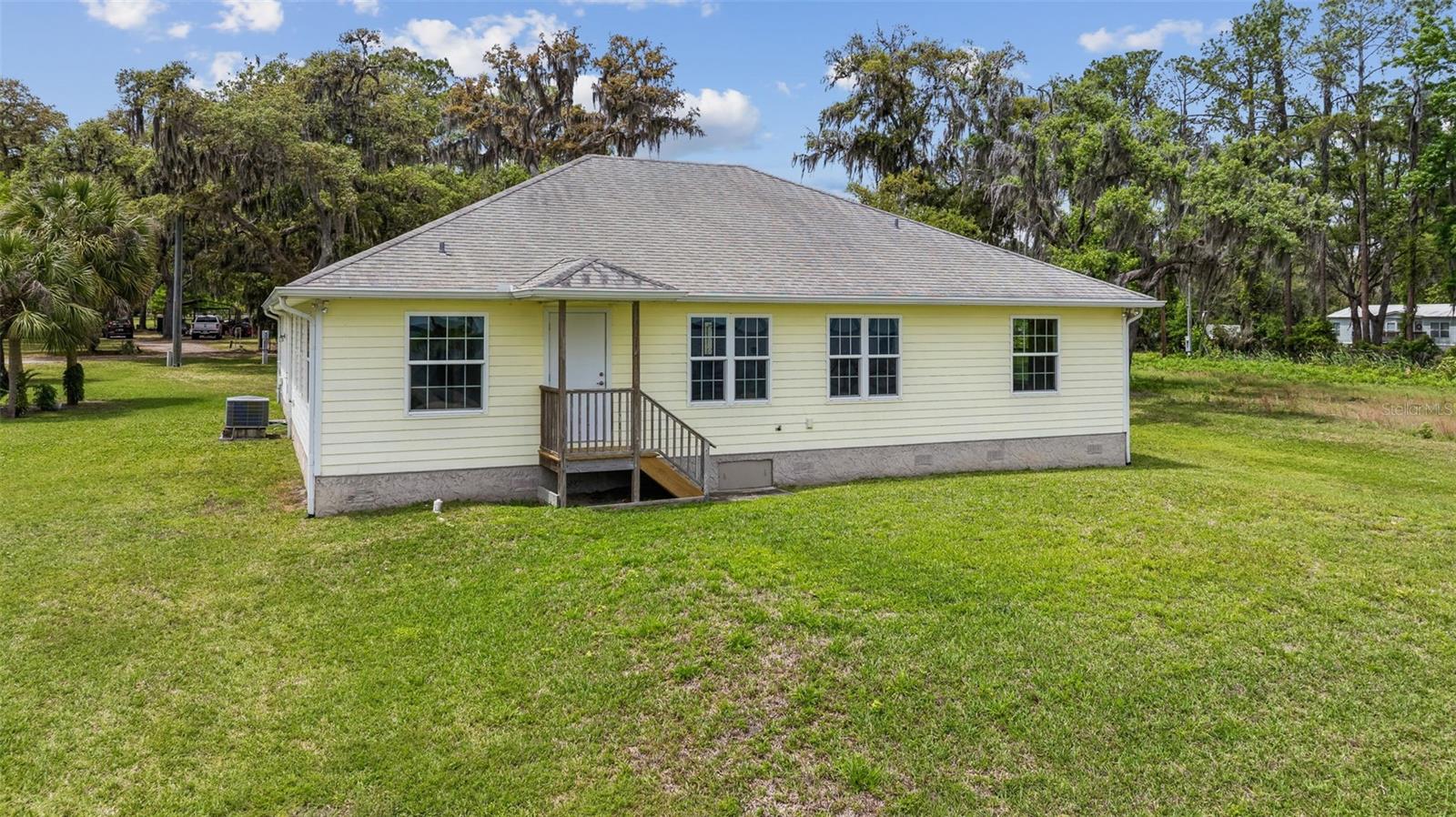 102 SANDRA LN, CRESCENT CITY, FL, 32112