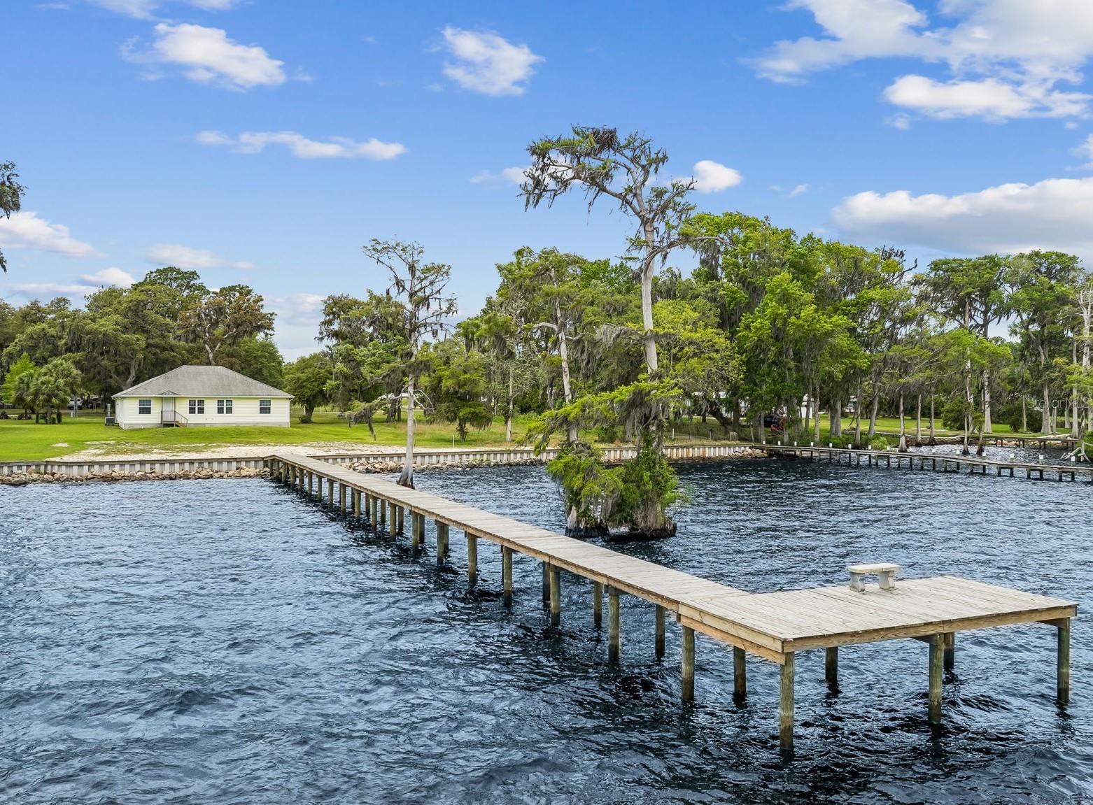 102 SANDRA LN, CRESCENT CITY, FL, 32112
