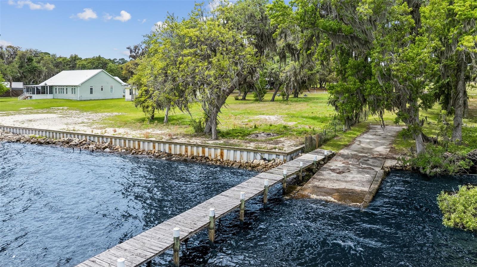 102 SANDRA LN, CRESCENT CITY, FL, 32112