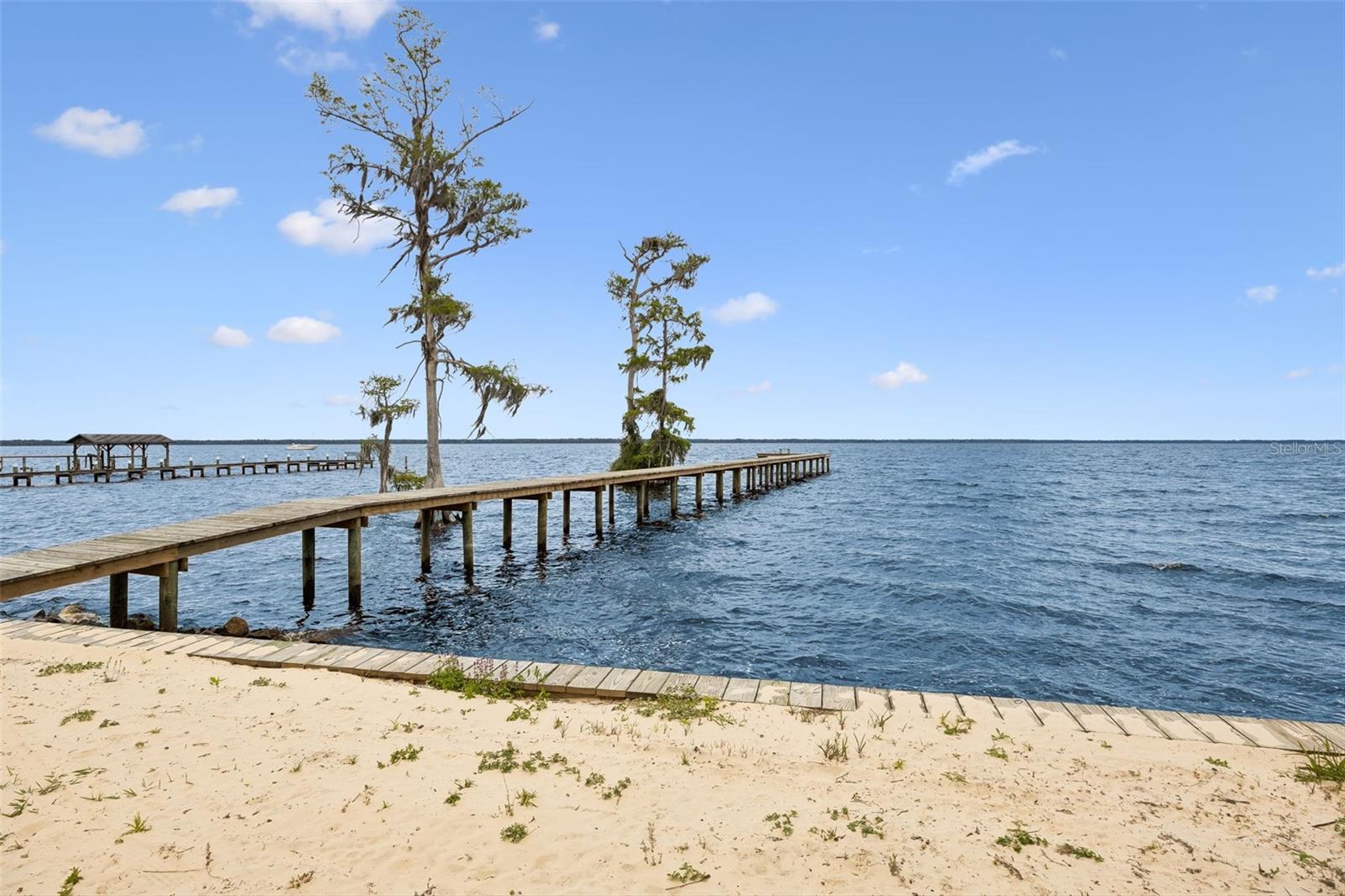 102 SANDRA LN, CRESCENT CITY, FL, 32112