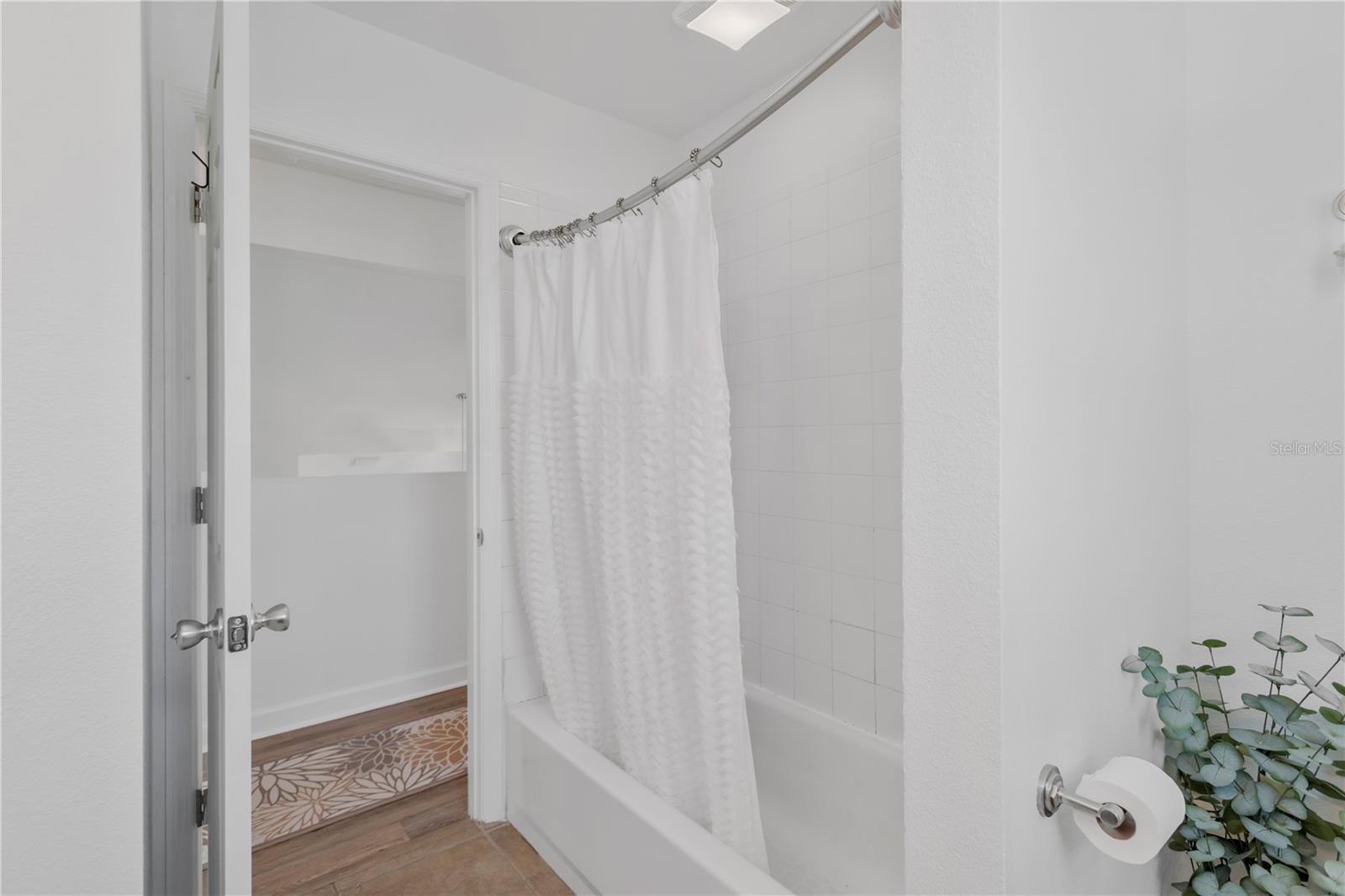 1211 TIMBER TRACE DR, WESLEY CHAPEL, FL, 33543