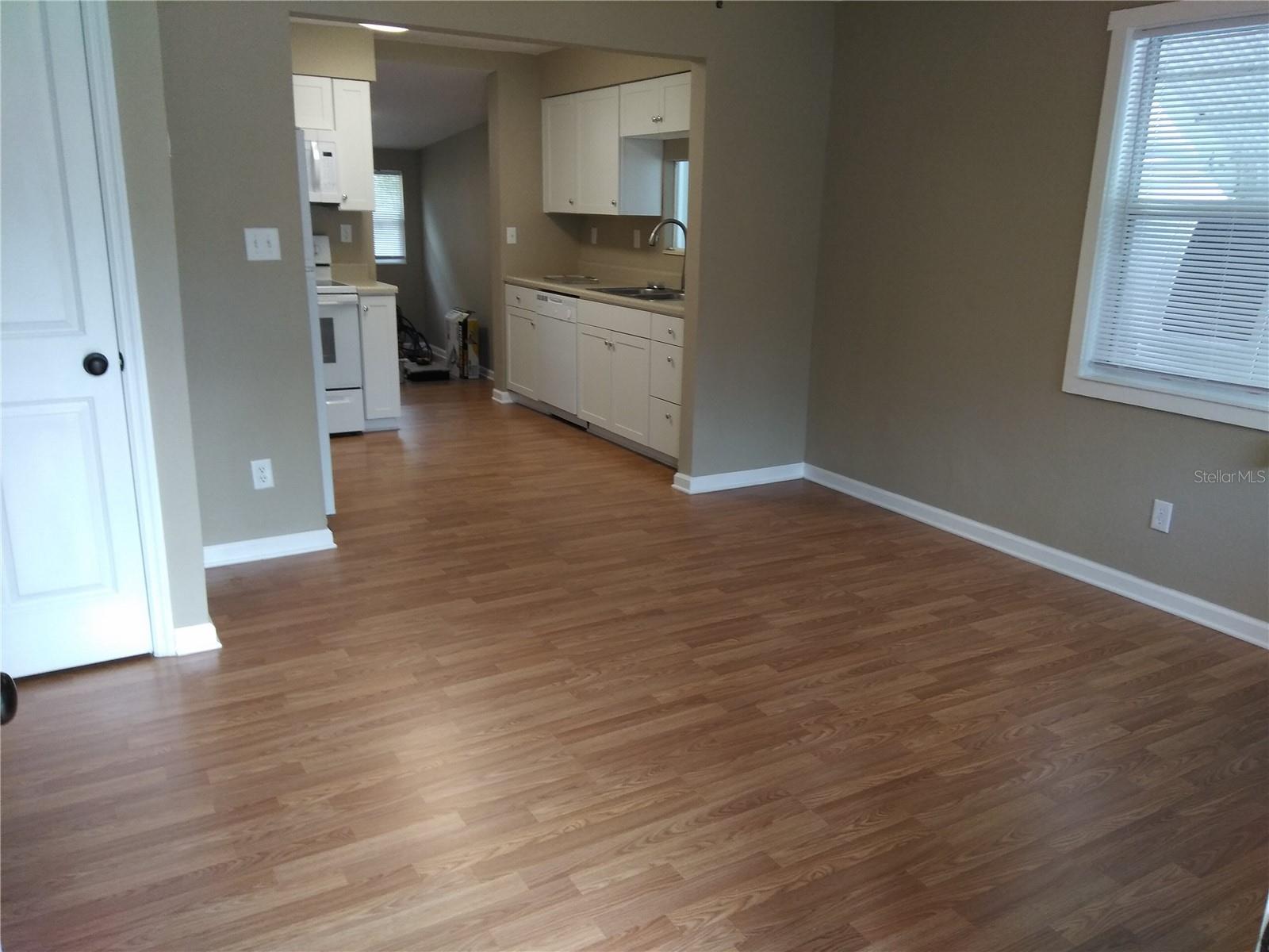 910 9TH AVE SW, LARGO, FL, 33770