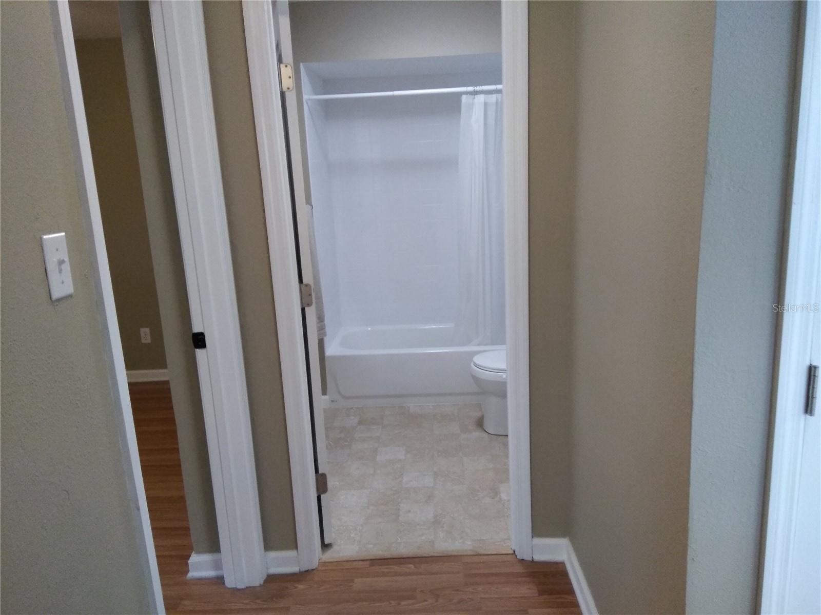 910 9TH AVE SW, LARGO, FL, 33770