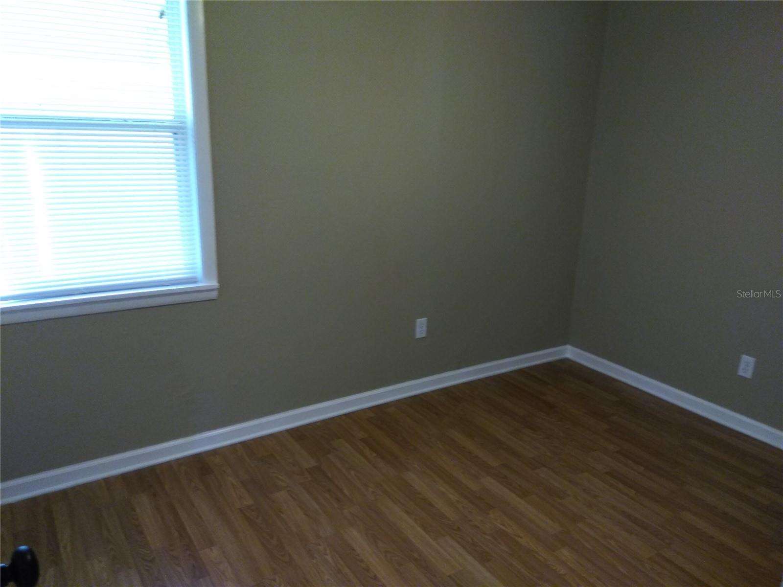 910 9TH AVE SW, LARGO, FL, 33770