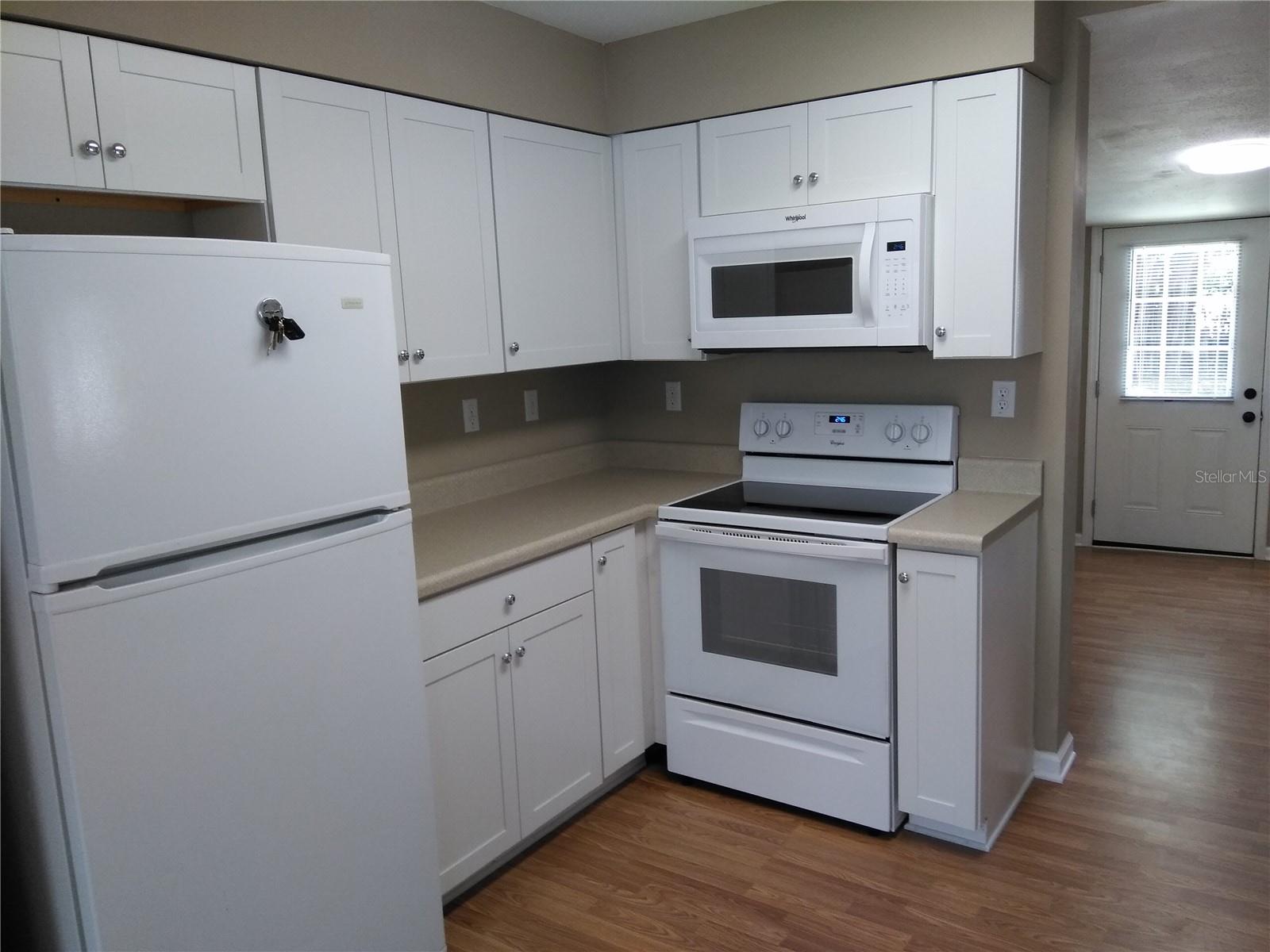 910 9TH AVE SW, LARGO, FL, 33770