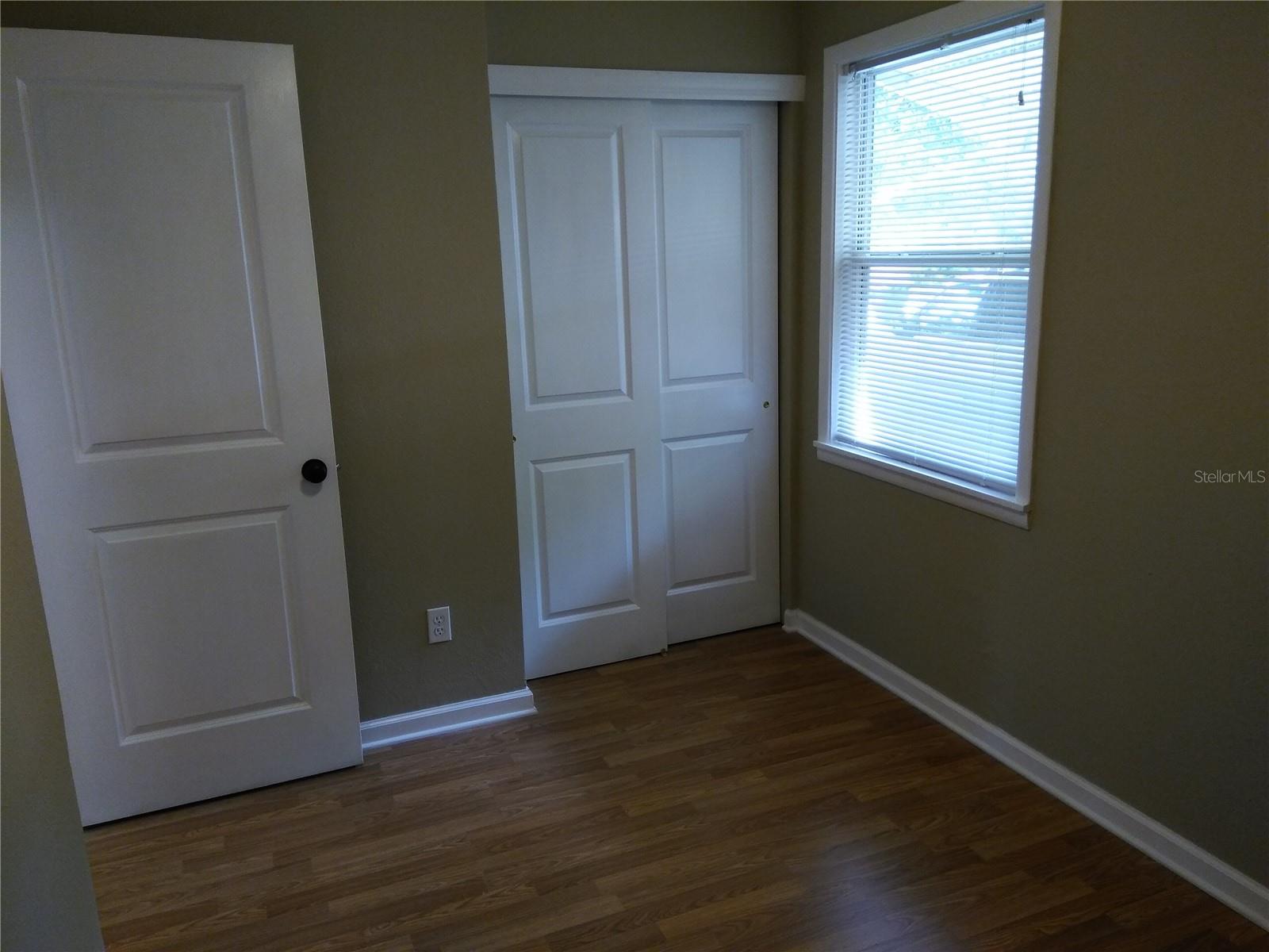 910 9TH AVE SW, LARGO, FL, 33770