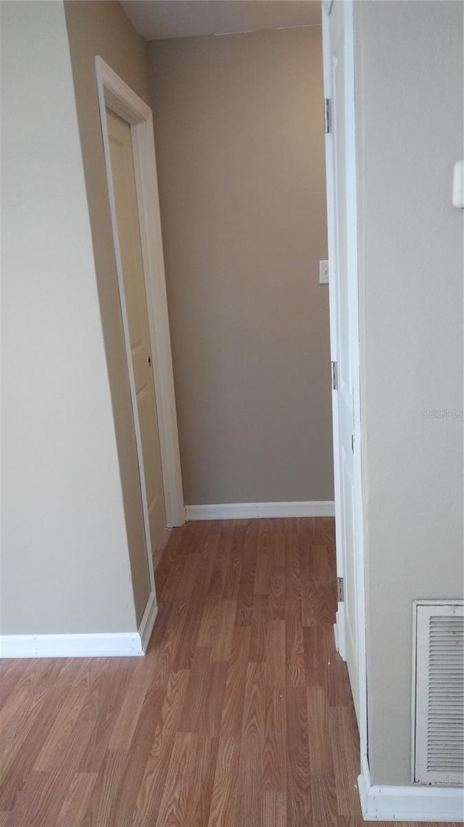 910 9TH AVE SW, LARGO, FL, 33770