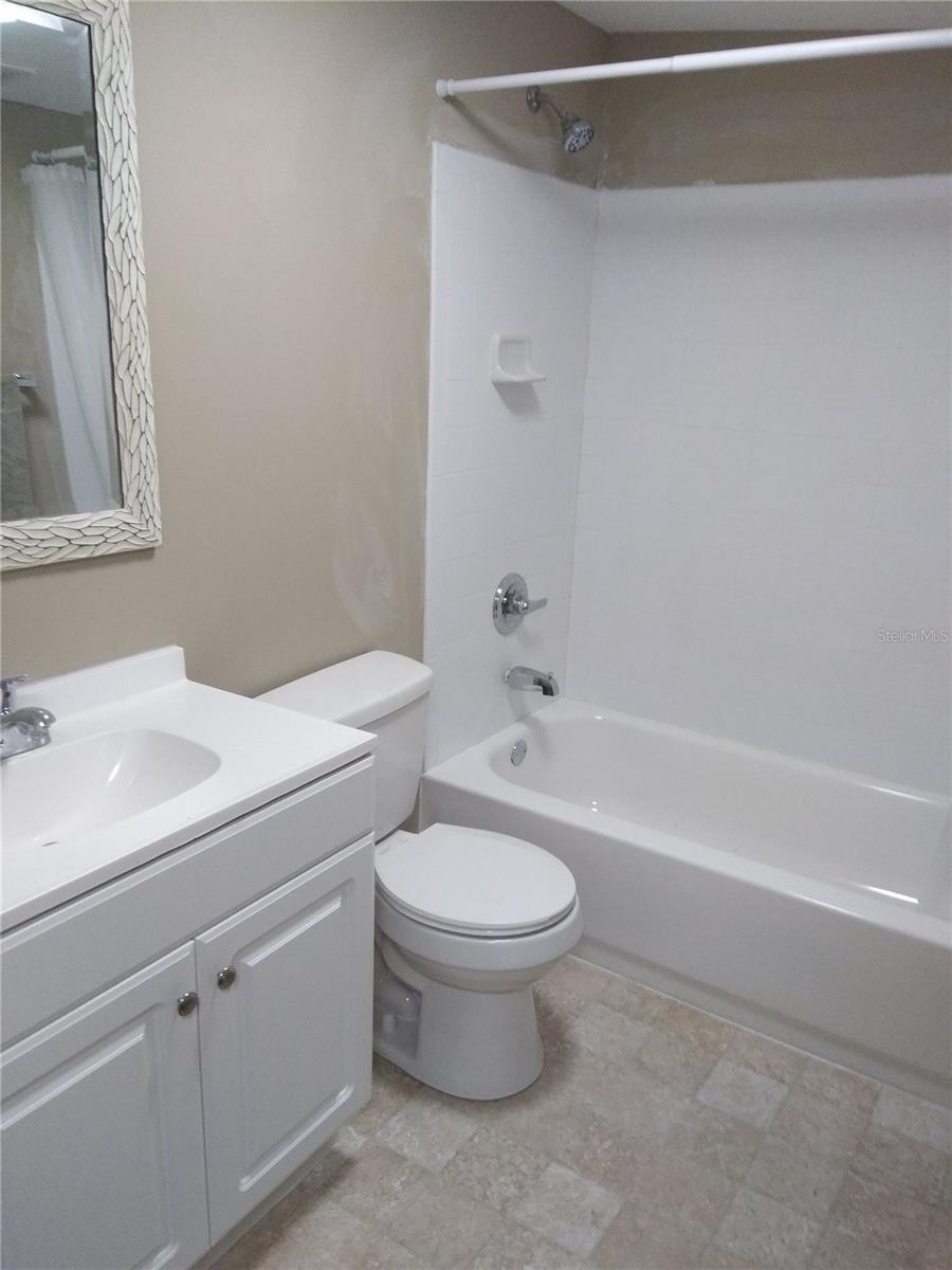 910 9TH AVE SW, LARGO, FL, 33770