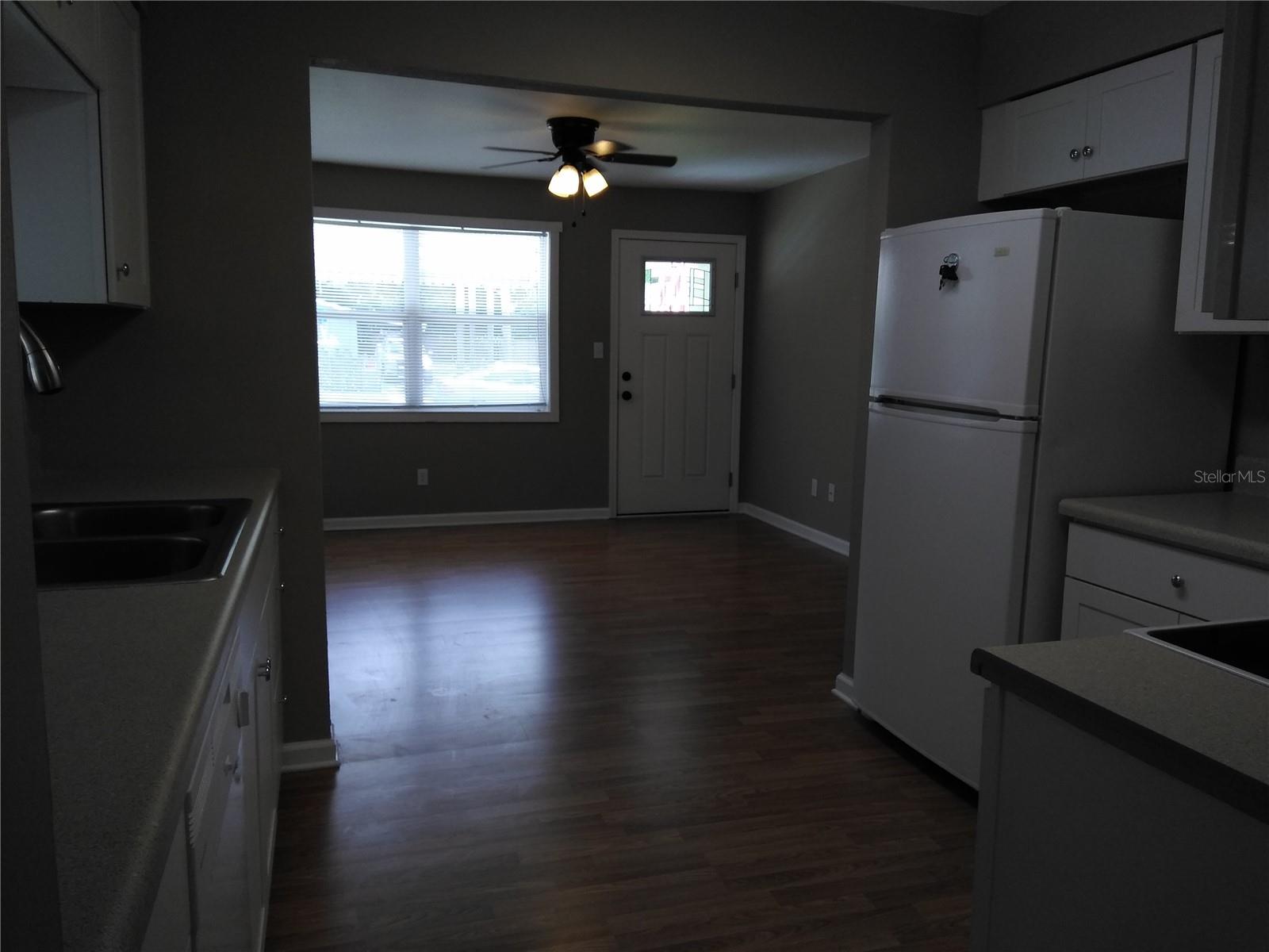 910 9TH AVE SW, LARGO, FL, 33770