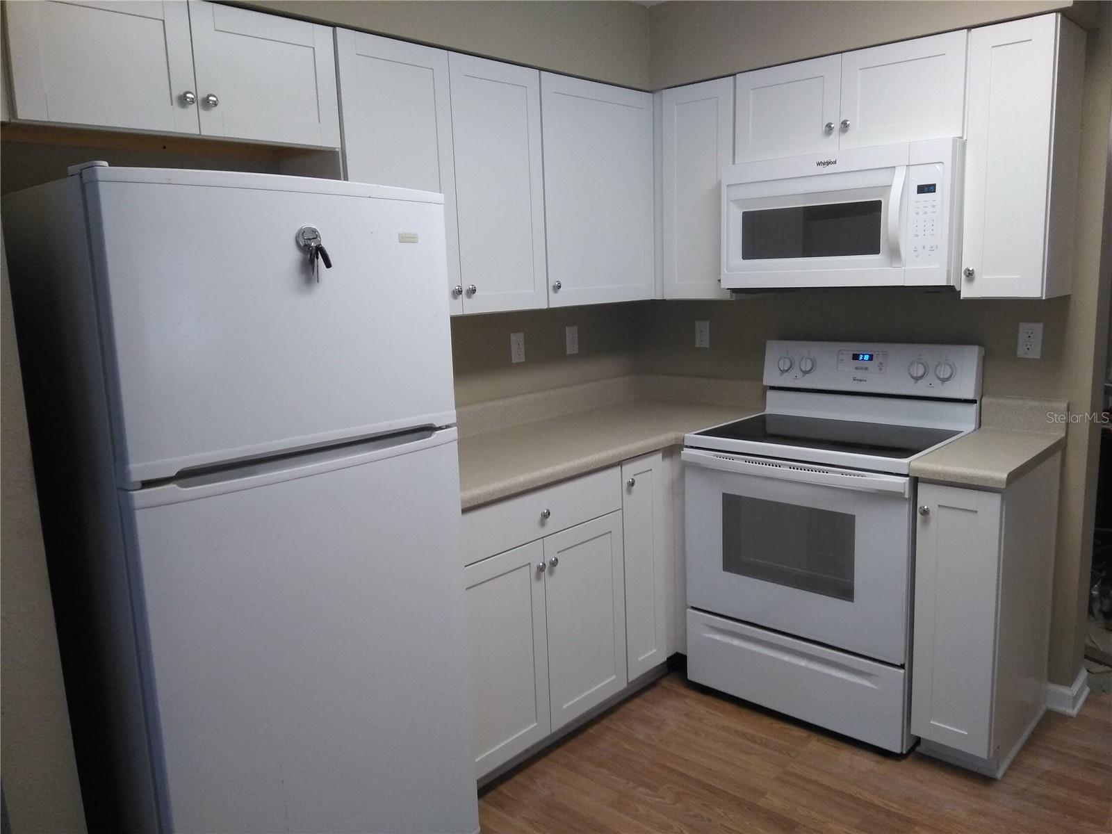 910 9TH AVE SW, LARGO, FL, 33770