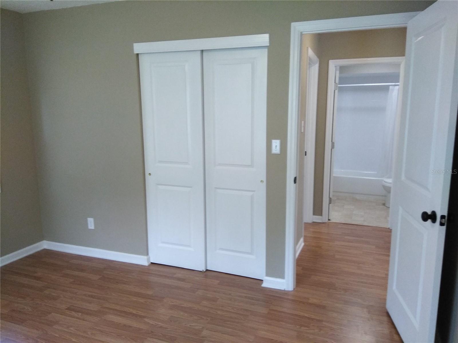 910 9TH AVE SW, LARGO, FL, 33770