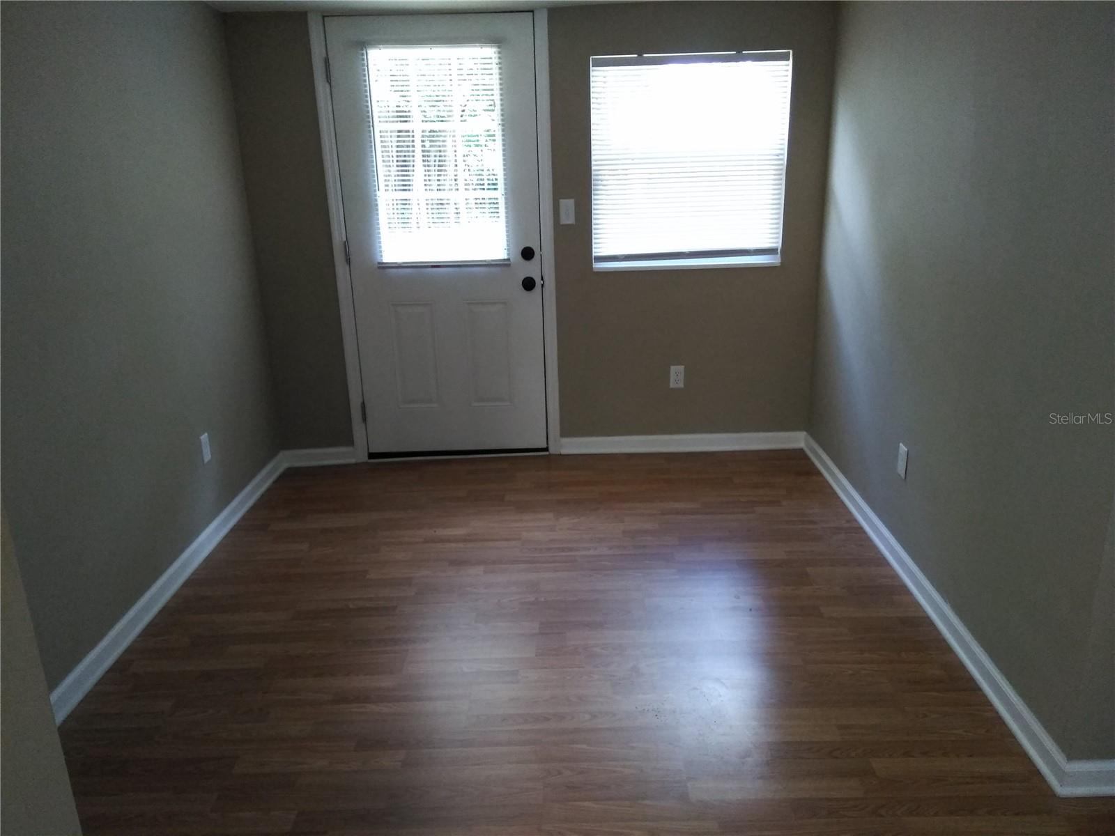 910 9TH AVE SW, LARGO, FL, 33770