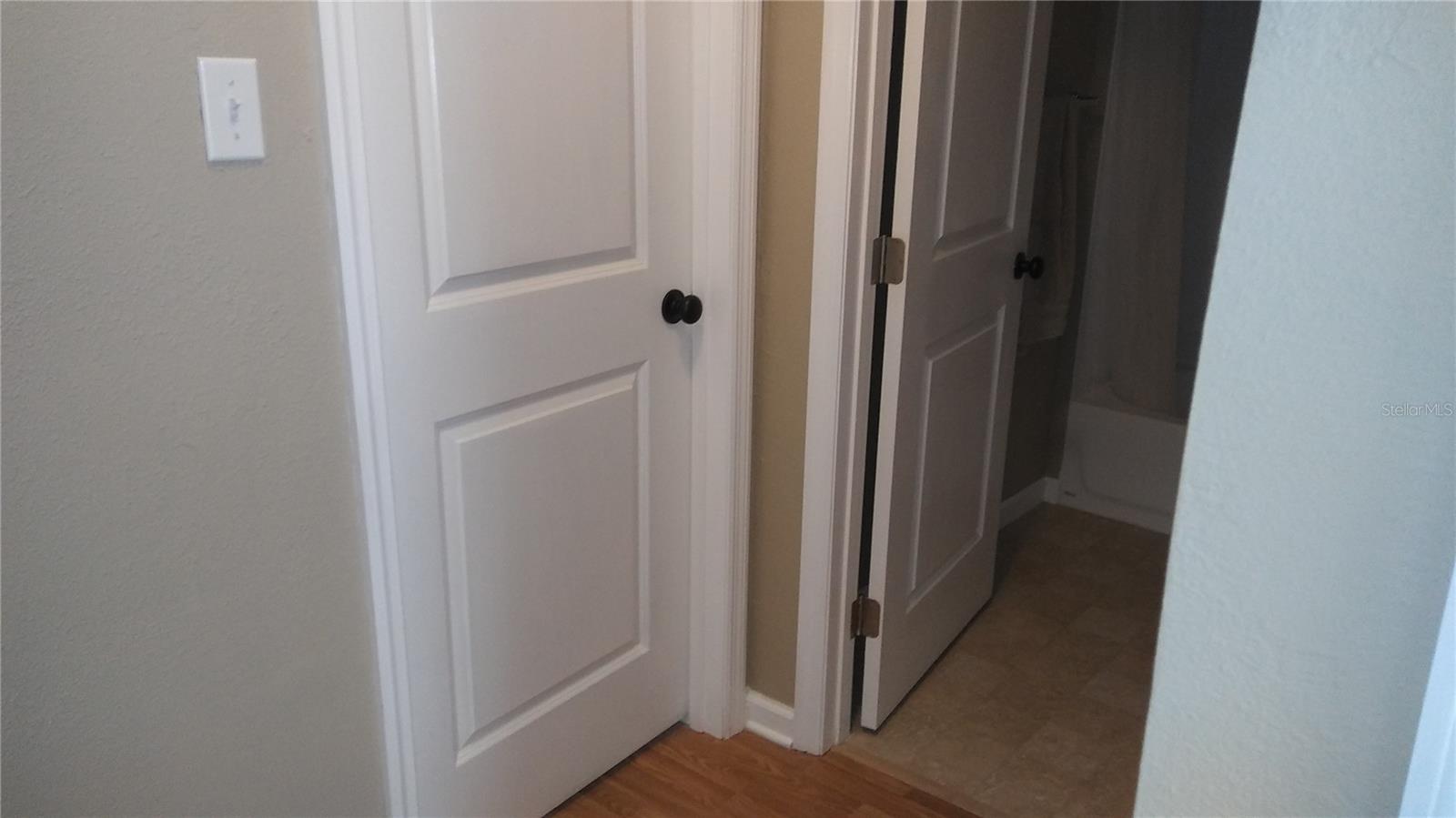 910 9TH AVE SW, LARGO, FL, 33770